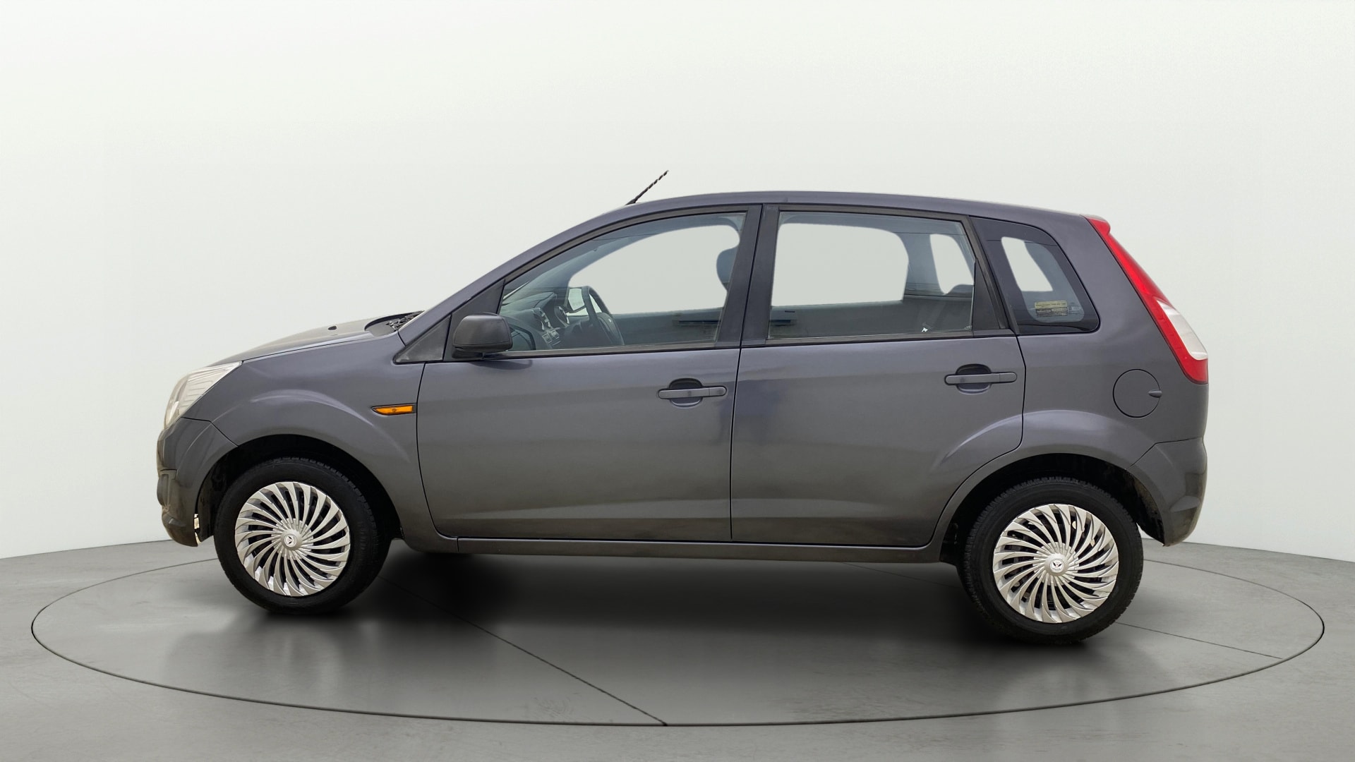 View 2015 Ford Figo 1.2P Ambiente MT BS IV Image 5 Used 2015 Ford Figo 1.2P Ambiente MT BS IV Image 5