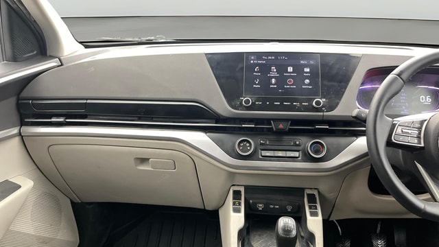 View Kia Carens Image 18 Used Kia Carens Image 18