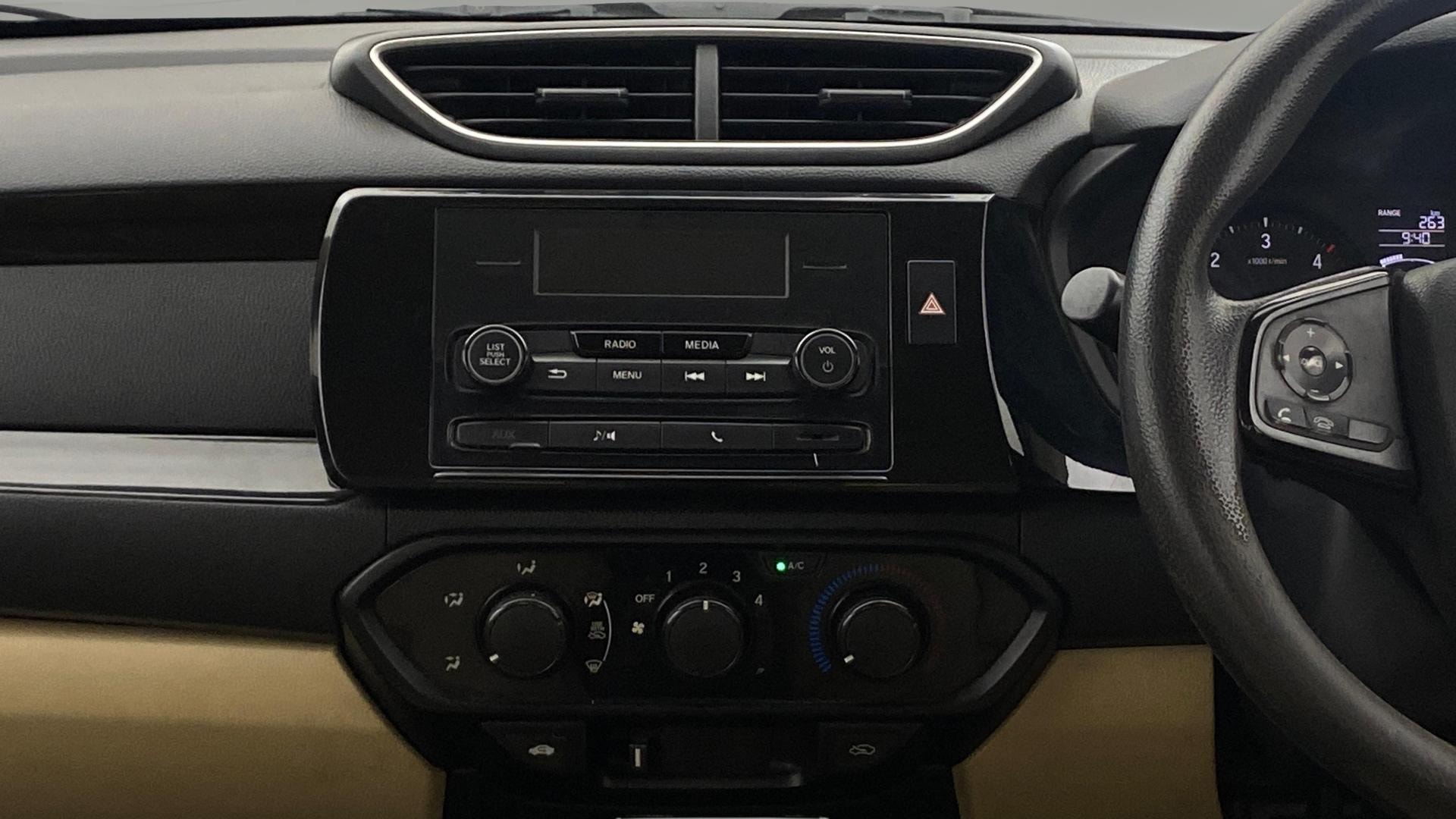 View 2018 Honda Amaze E MT Petrol BS IV Image 17 Used 2018 Honda Amaze E MT Petrol BS IV Image 17