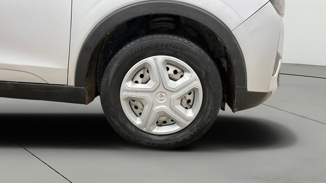 View Mahindra XUV300 Image 41 Used Mahindra XUV300 Image 41