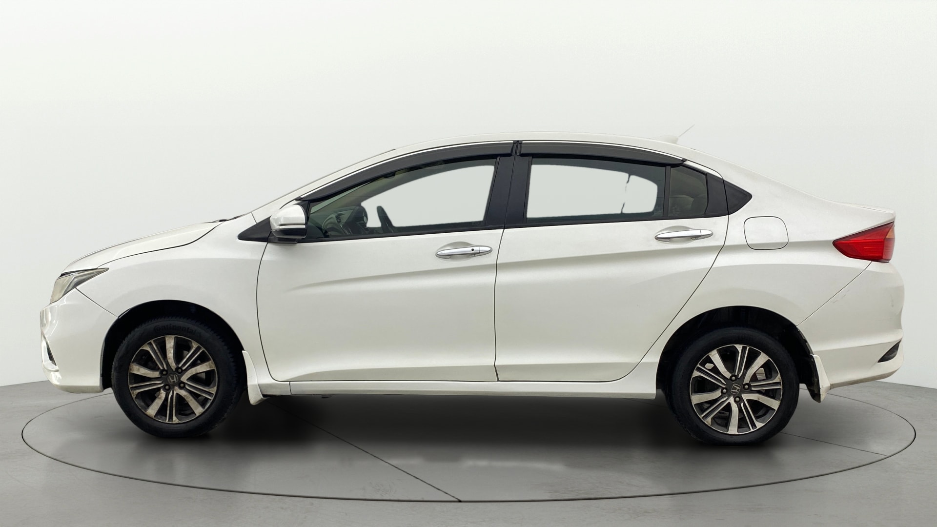 View 2019 Honda City ZX MT Diesel Anniversary Edition Image 6 Used 2019 Honda City ZX MT Diesel Anniversary Edition Image 6