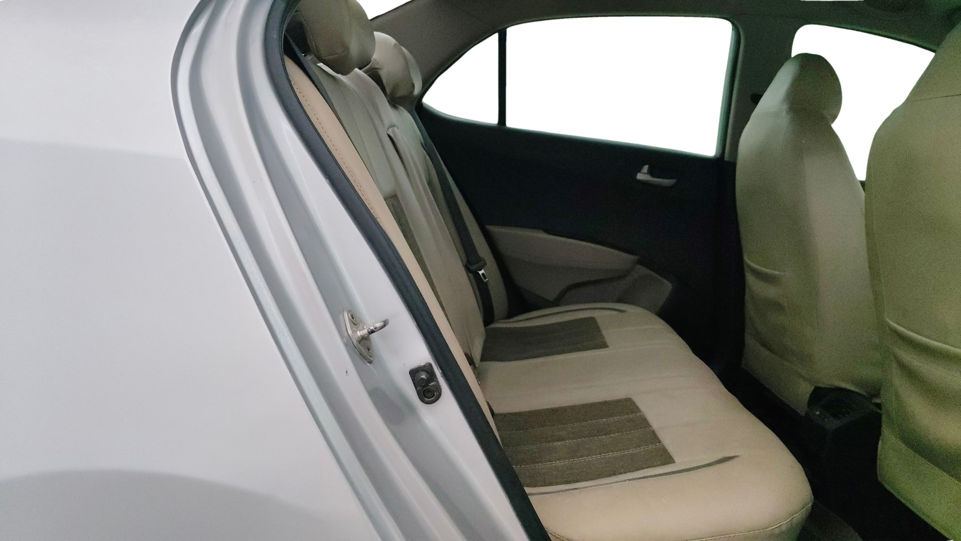 View 2014 Hyundai Xcent SX Petrol (O) Image 29 Used 2014 Hyundai Xcent SX Petrol (O) Image 29