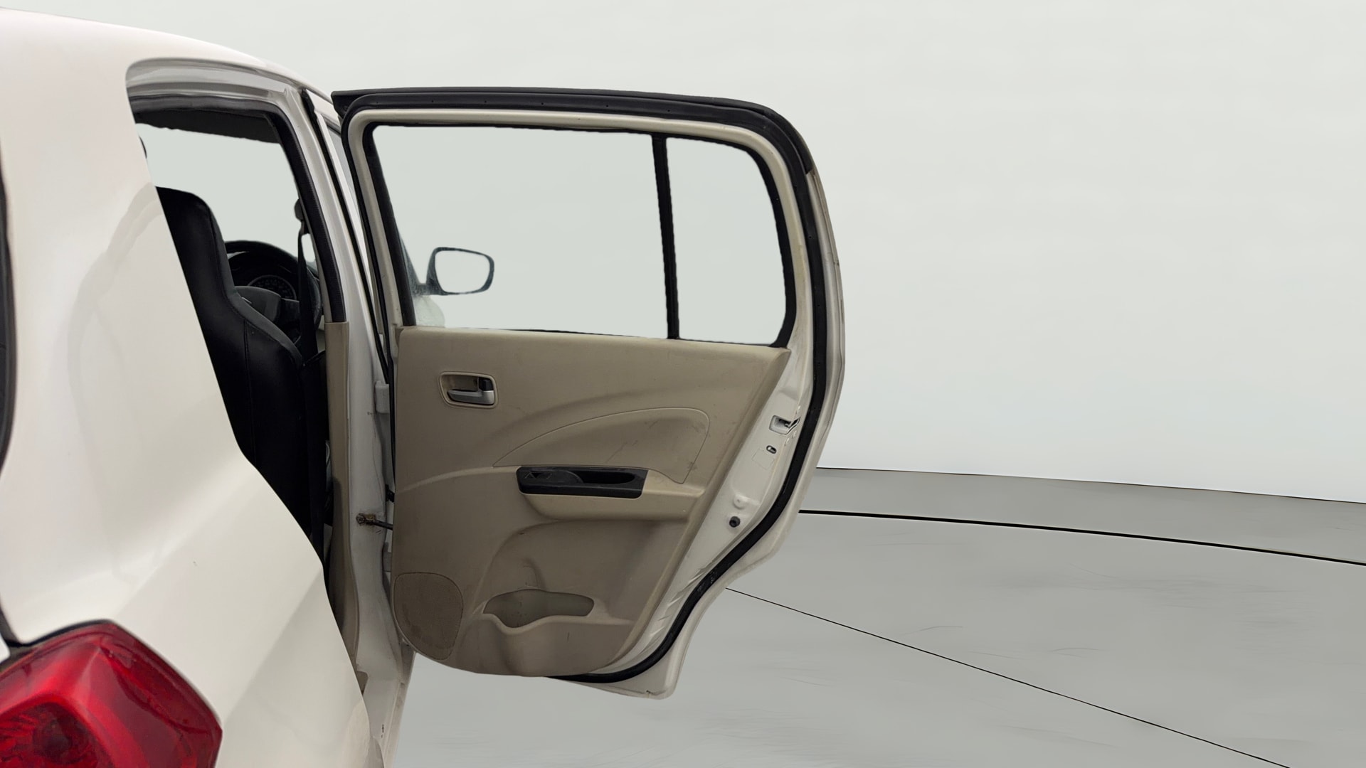 View 2018 Maruti Suzuki 1000 Base Variant Image 7 Used 2018 Maruti Suzuki 1000 Base Variant Image 7