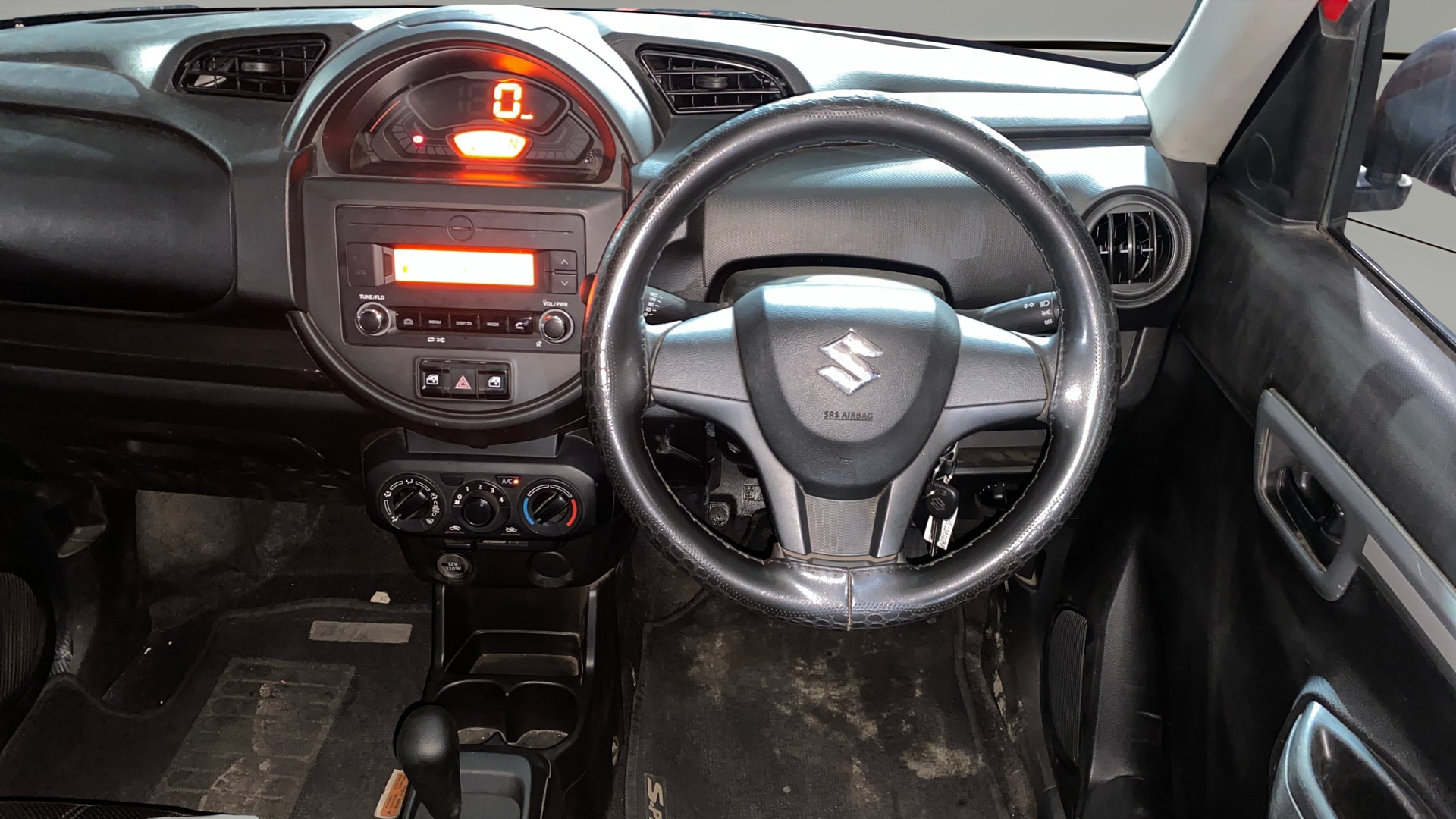 View 2022 Maruti Suzuki 1000 Base Variant Image 20 Used 2022 Maruti Suzuki 1000 Base Variant Image 20