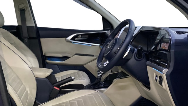 View Kia Carens Image 19 Used Kia Carens Image 19
