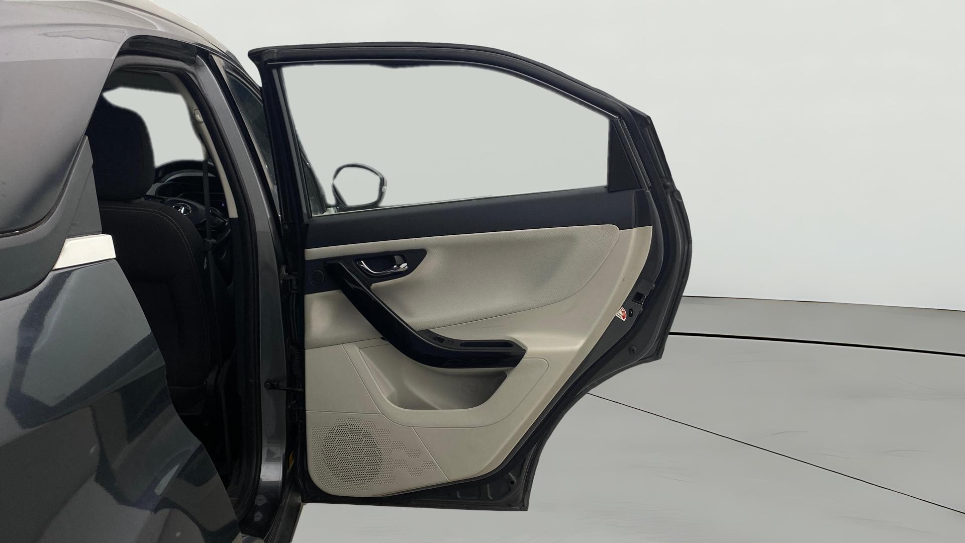 View 2021 Tata Nexon Revotorq XZA Plus (O) AMT Image 6 Used 2021 Tata Nexon Revotorq XZA Plus (O) AMT Image 6