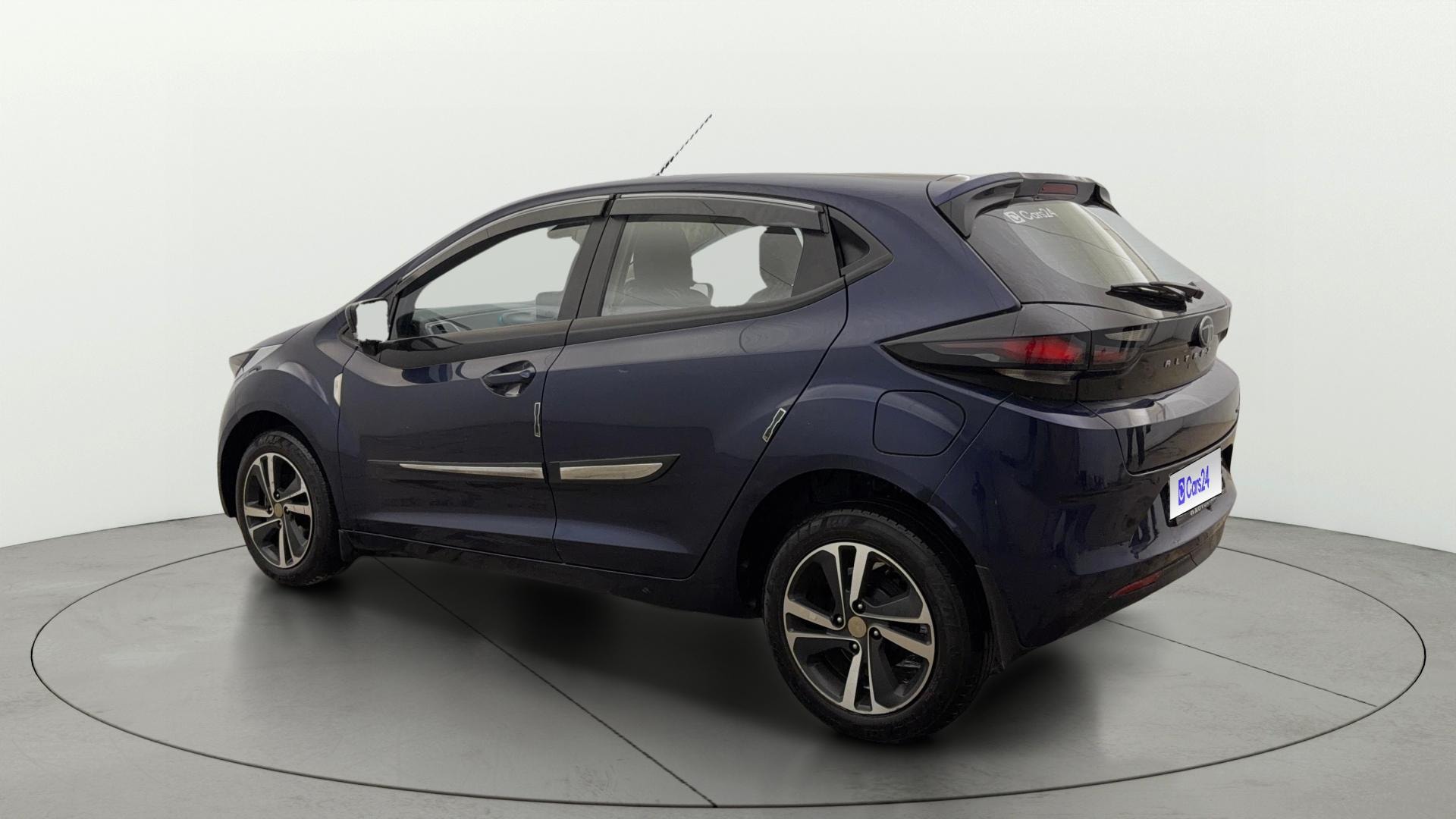 View 2024 Tata Altroz XZ Petrol Image 2 Used 2024 Tata Altroz XZ Petrol Image 2