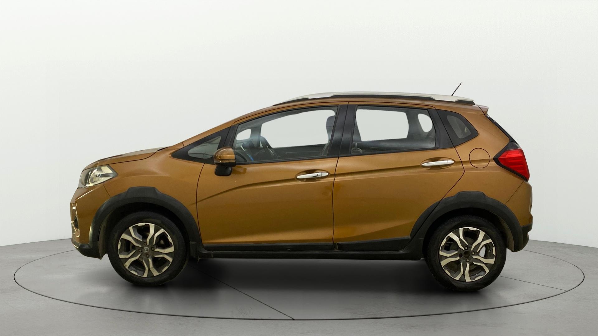 View 2018 Honda WR-V S MT Diesel Edge Edition Image 27 Used 2018 Honda WR-V S MT Diesel Edge Edition Image 27