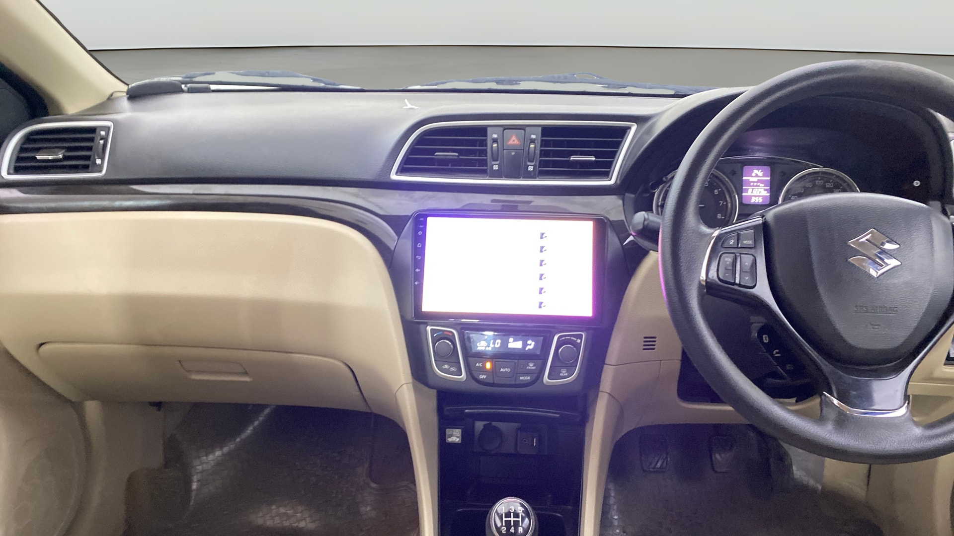 View 2015 Maruti Suzuki 1000 Base Variant Image 17 Used 2015 Maruti Suzuki 1000 Base Variant Image 17