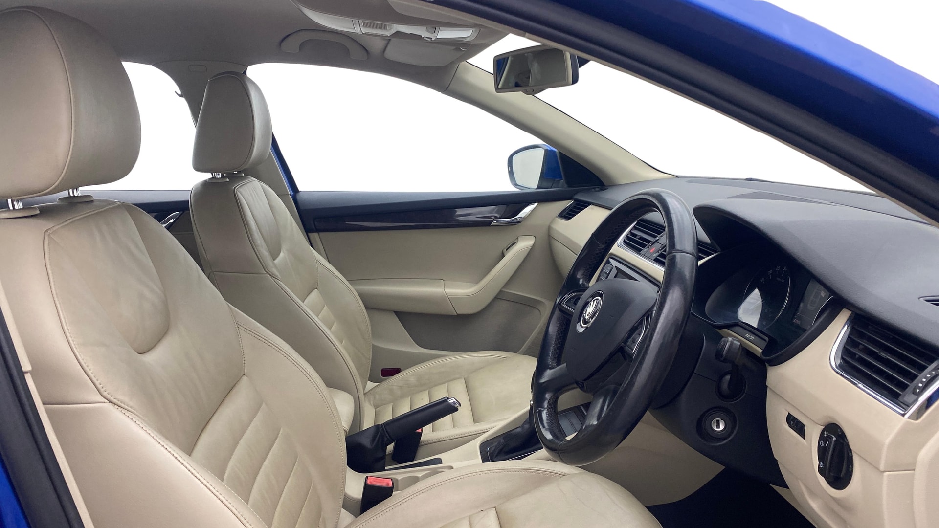 View 2015 Skoda Octavia 2.0 Ambition Plus TDI CR AT Image 25 Used 2015 Skoda Octavia 2.0 Ambition Plus TDI CR AT Image 25