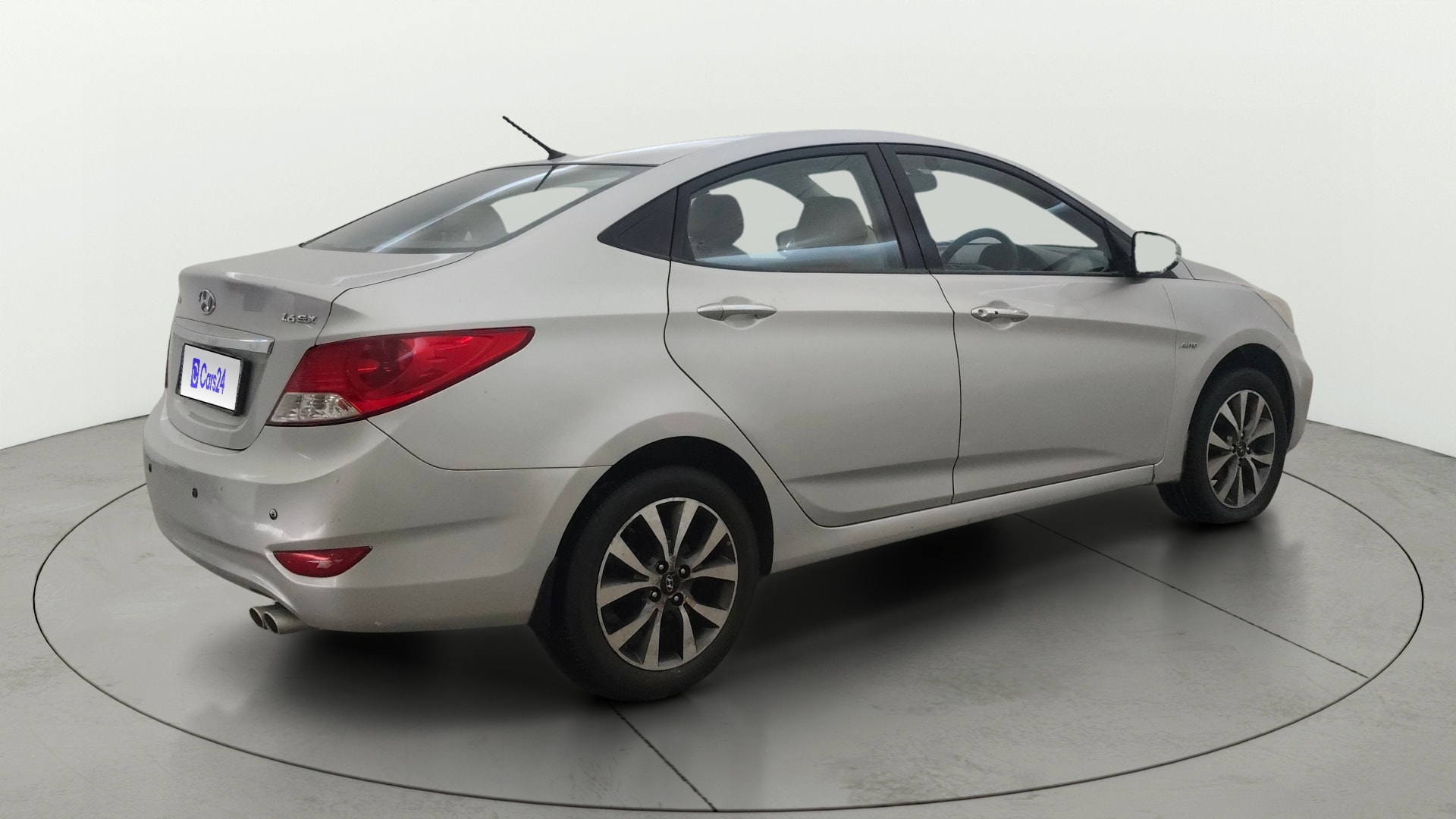 View 2013 Hyundai Fluidic Verna 1.6 VTVT SX AT Image 43 Used 2013 Hyundai Fluidic Verna 1.6 VTVT SX AT Image 43