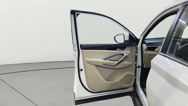 View MG Hector Image 32 Used MG Hector Image 32