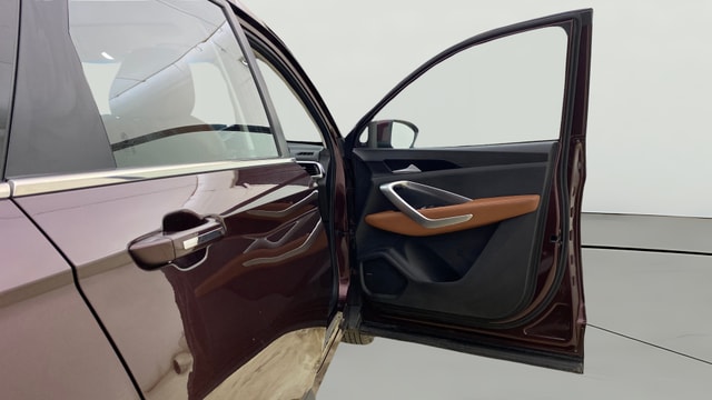 View MG Hector Plus Image 49 Used MG Hector Plus Image 49