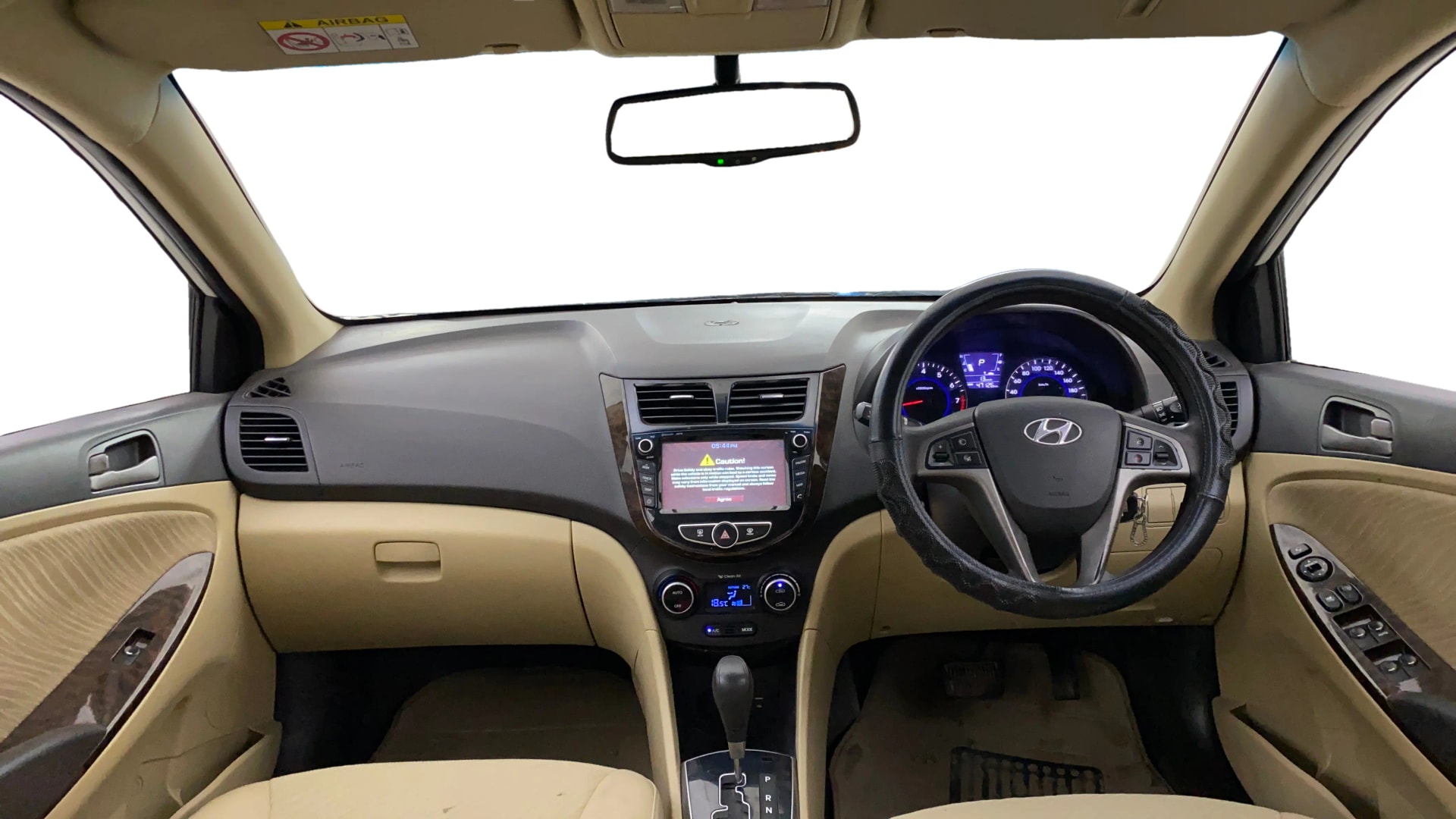 View 2016 Hyundai Verna 1.6 VTVT SX (2010) Image 15 Used 2016 Hyundai Verna 1.6 VTVT SX (2010) Image 15