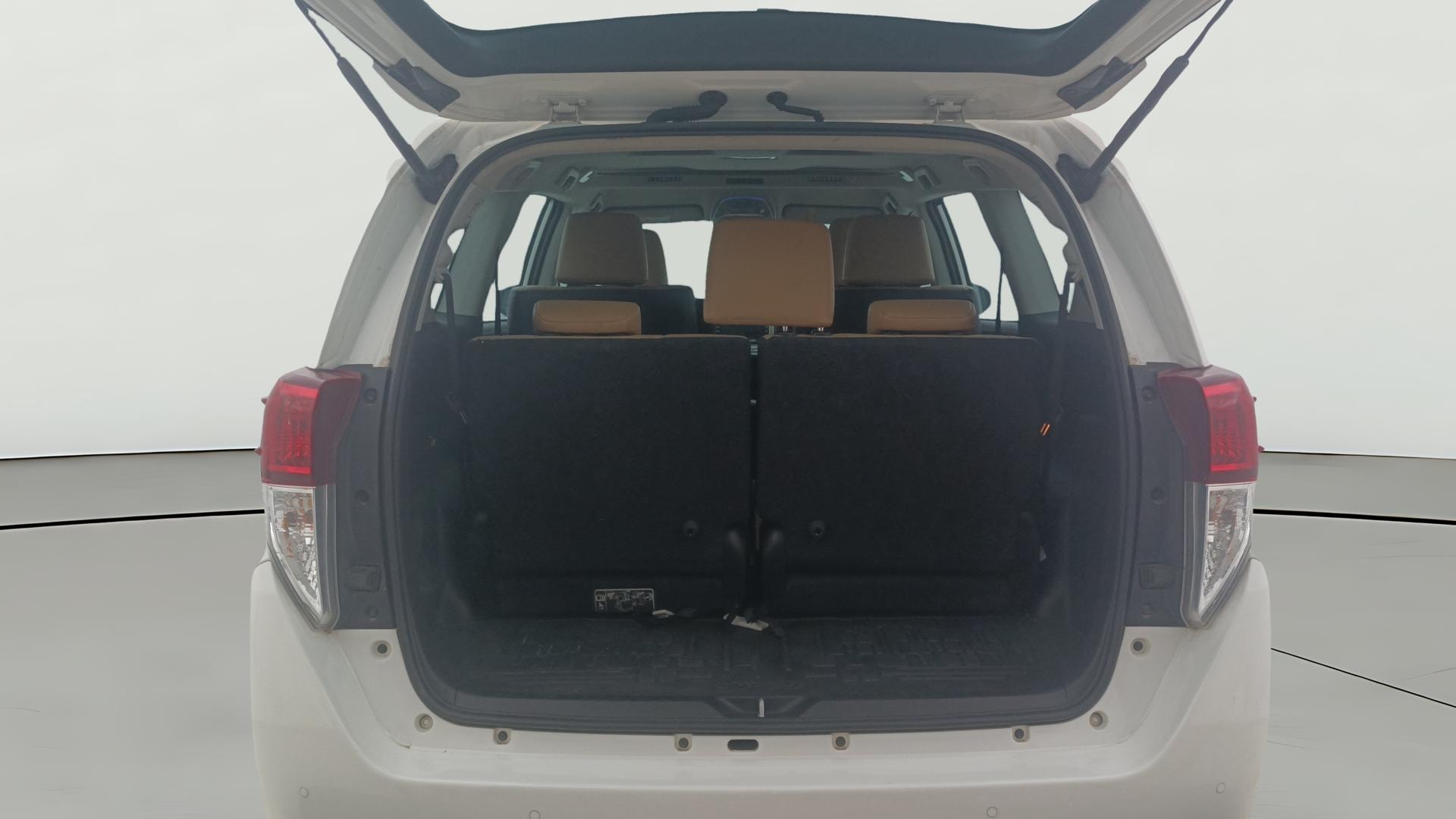 Used 2025 Toyota Innova Crysta Used 2025 Toyota Innova Crysta