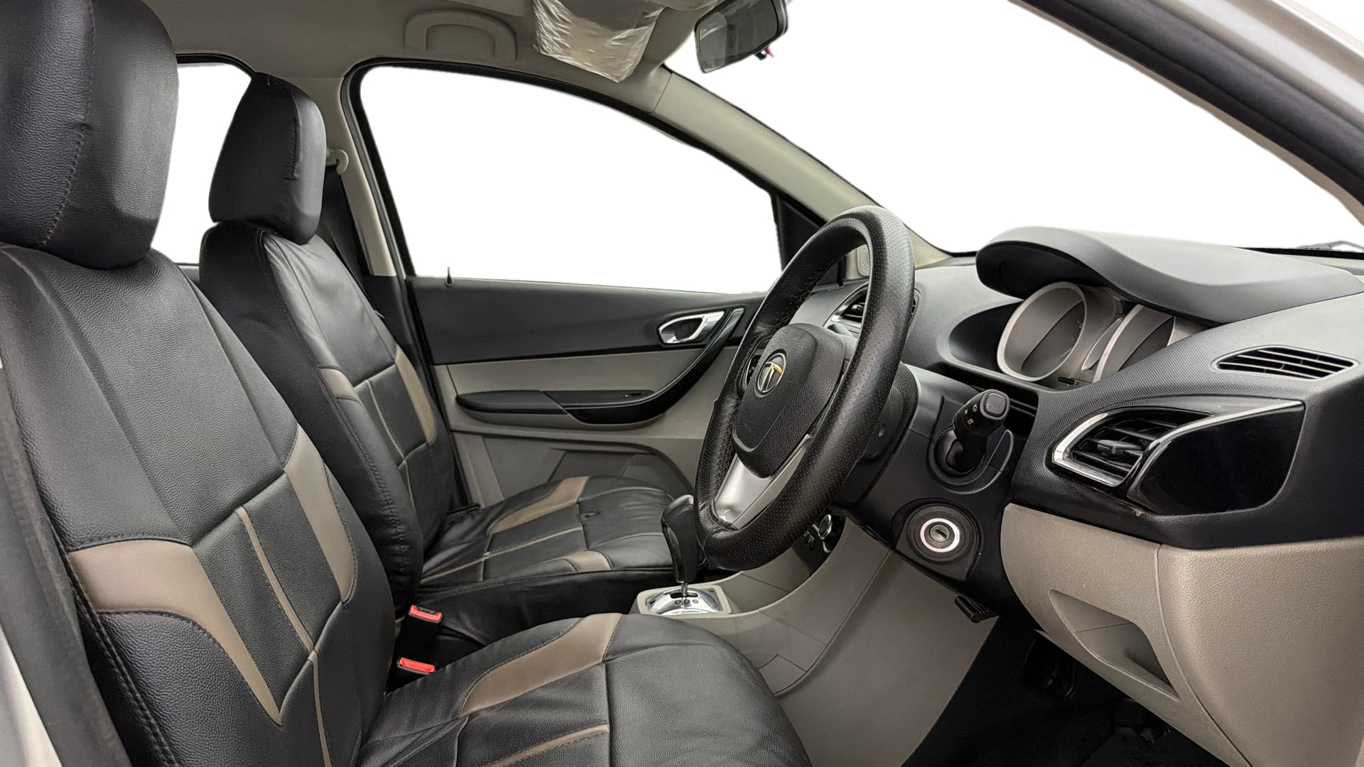View 2017 Tata Tiago Revotorq XB Image 25 Used 2017 Tata Tiago Revotorq XB Image 25