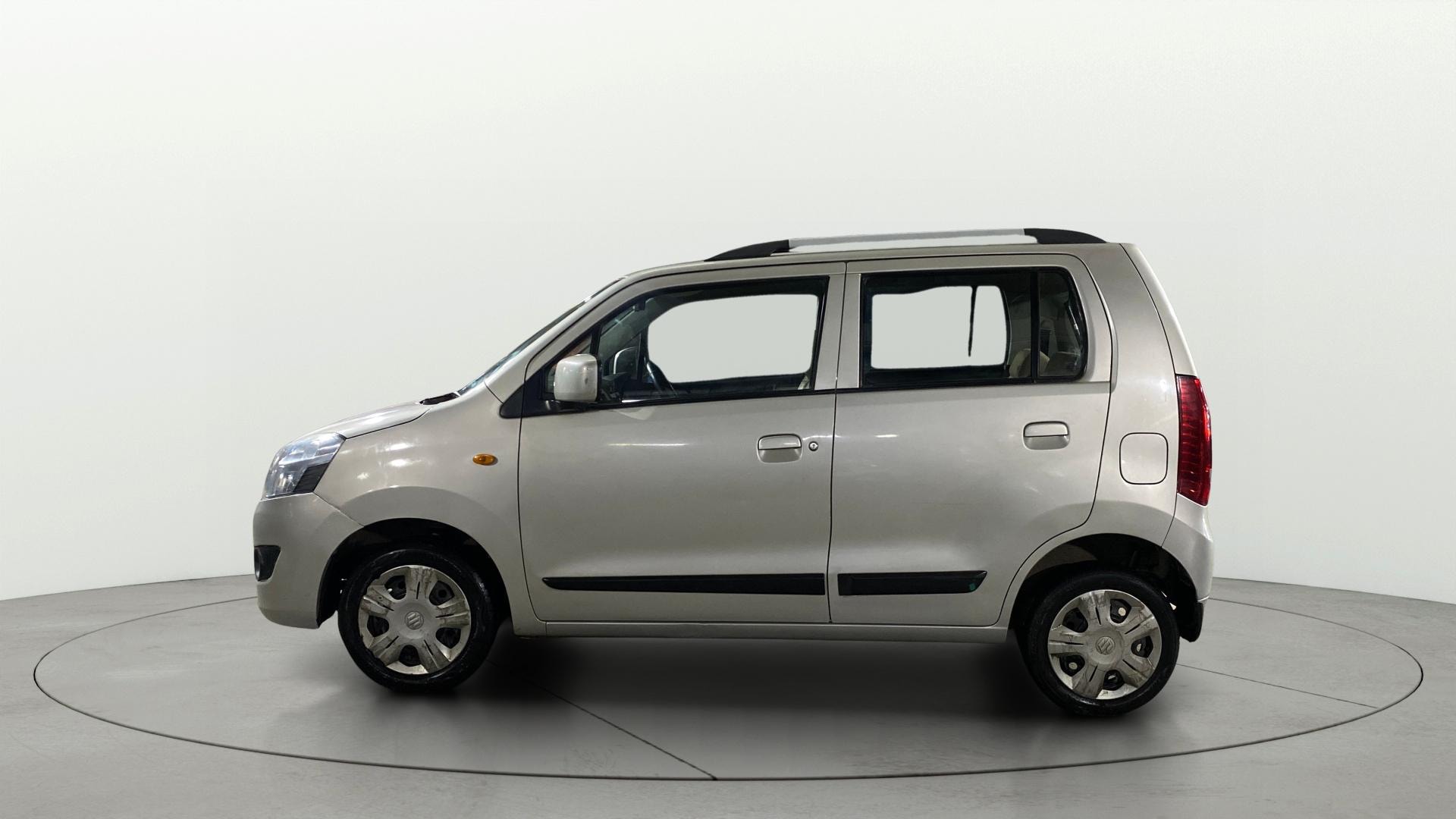 View 2017 Maruti Suzuki 1000 Base Variant Image 26 Used 2017 Maruti Suzuki 1000 Base Variant Image 26