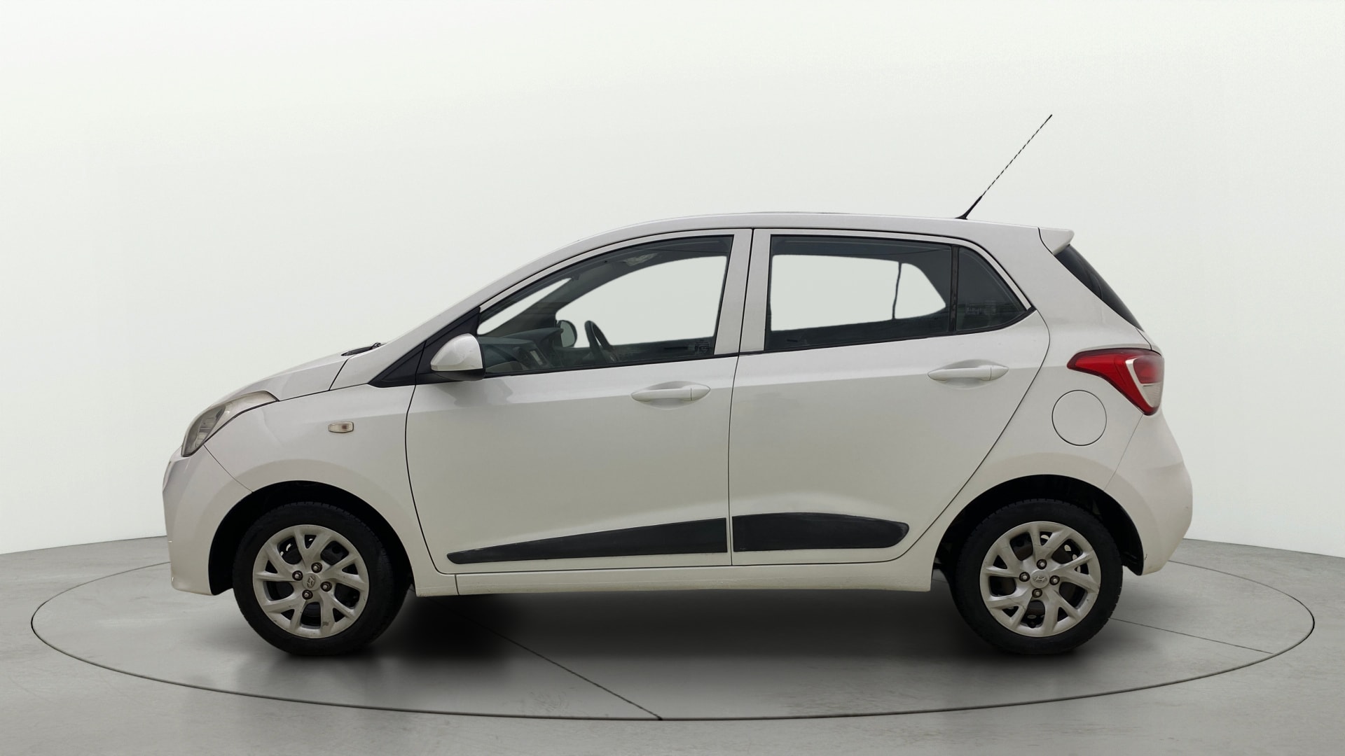 View 2018 Hyundai Grand i10 1.2 Sportz Diesel Image 5 Used 2018 Hyundai Grand i10 1.2 Sportz Diesel Image 5