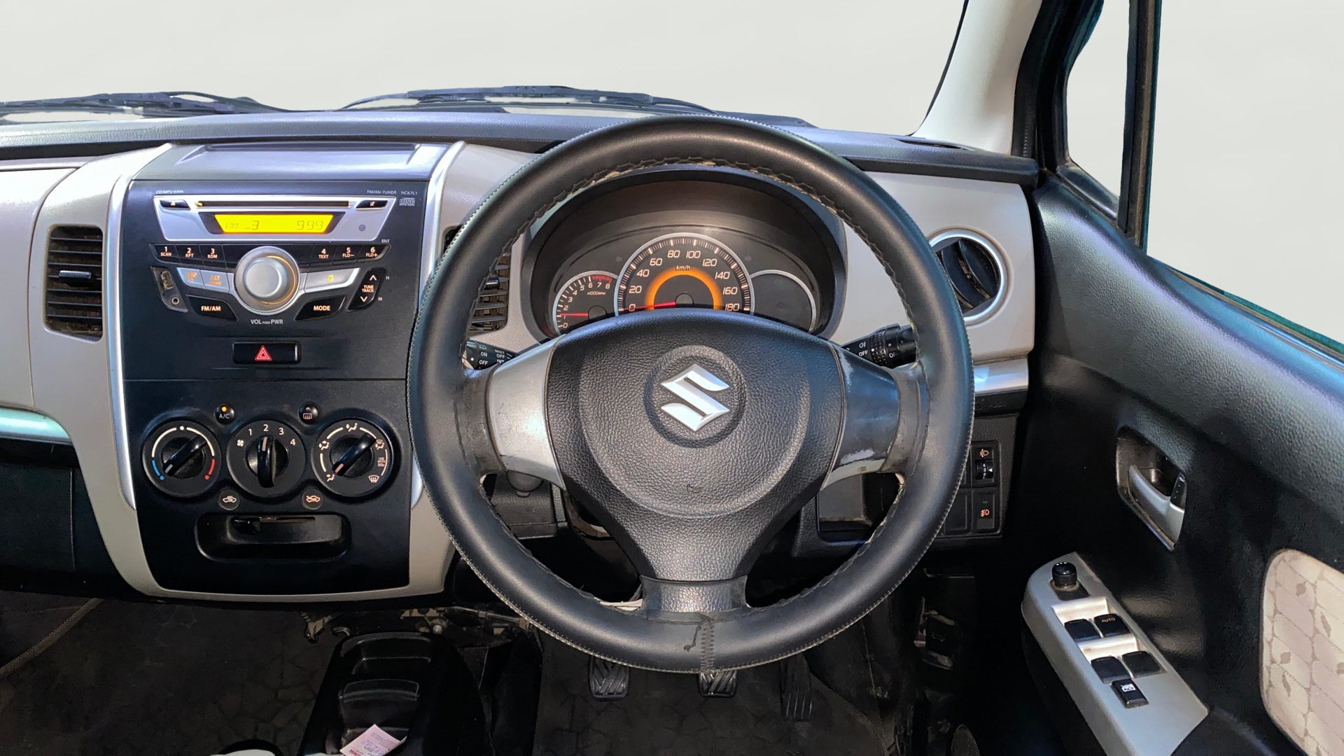 View 2014 Maruti Suzuki 1000 Base Variant Image 20 Used 2014 Maruti Suzuki 1000 Base Variant Image 20
