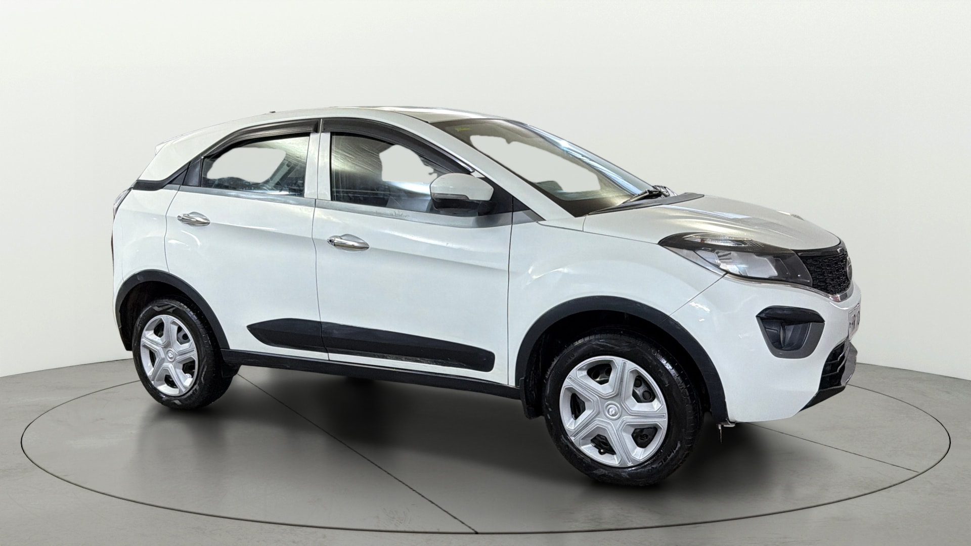 View 2018 Tata Nexon Revotron XM Image 21 Used 2018 Tata Nexon Revotron XM Image 21