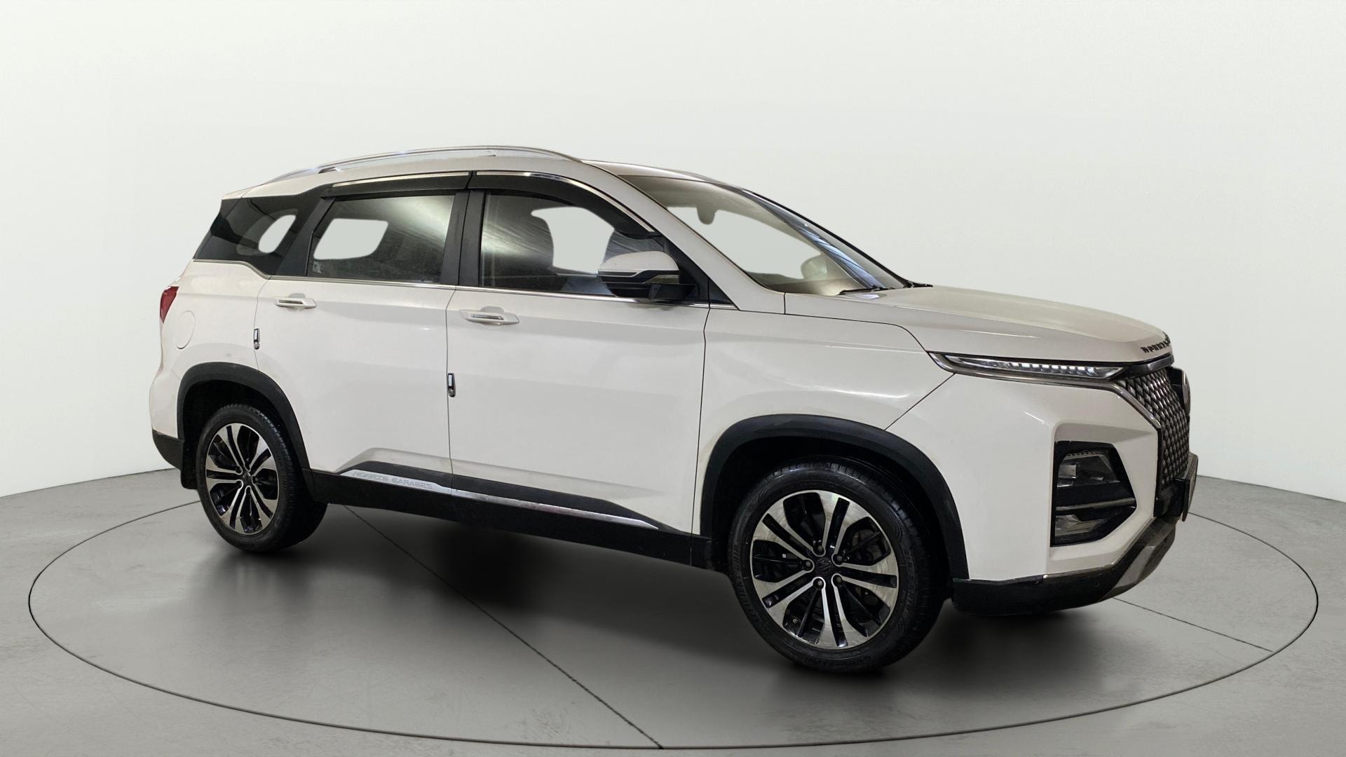 View 2023 MG Hector Plus Sharp Pro 7 Seater Petrol Image 15 Used 2023 MG Hector Plus Sharp Pro 7 Seater Petrol Image 15