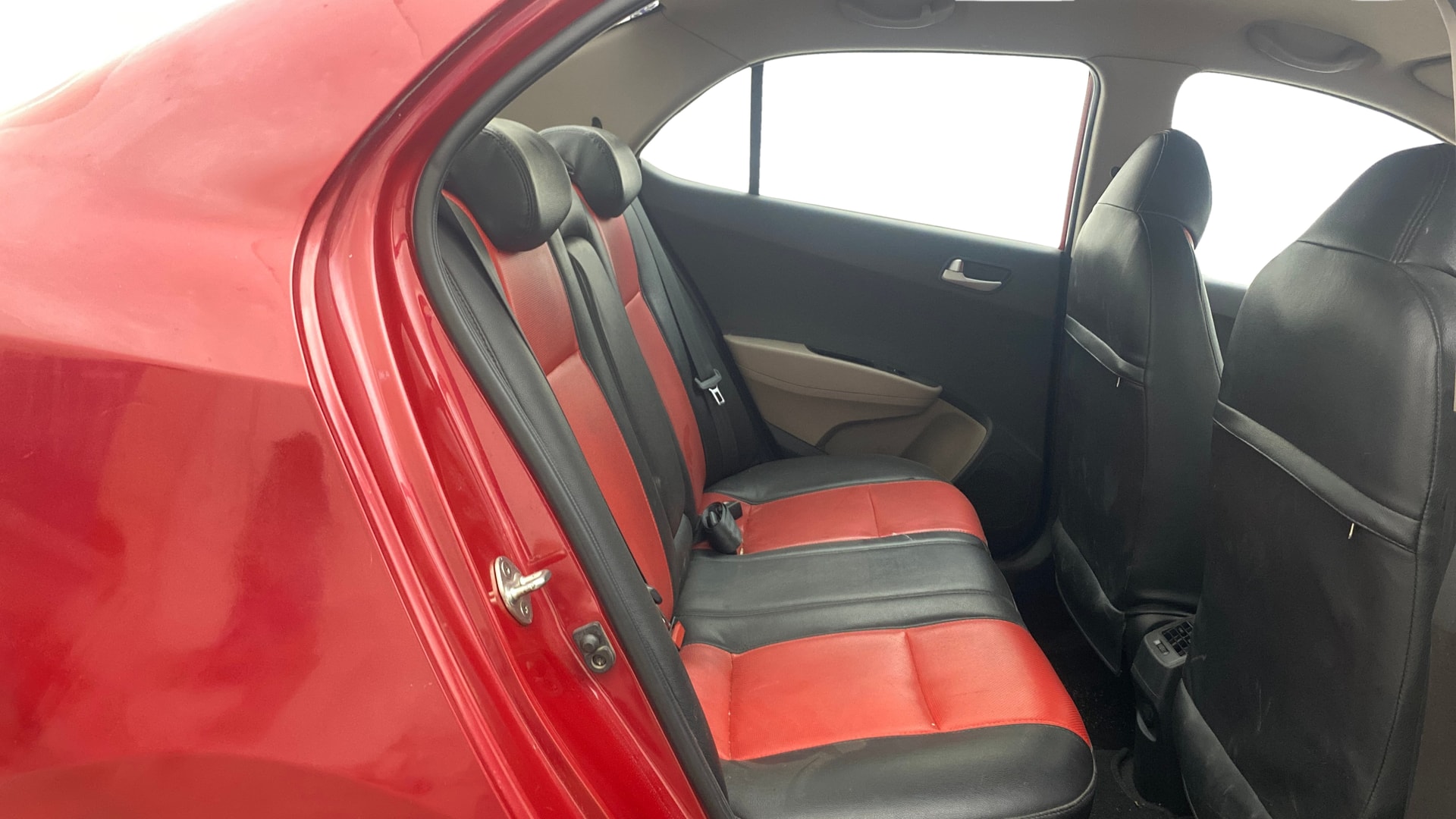 View 2014 Hyundai Xcent SX Petrol (O) Image 29 Used 2014 Hyundai Xcent SX Petrol (O) Image 29