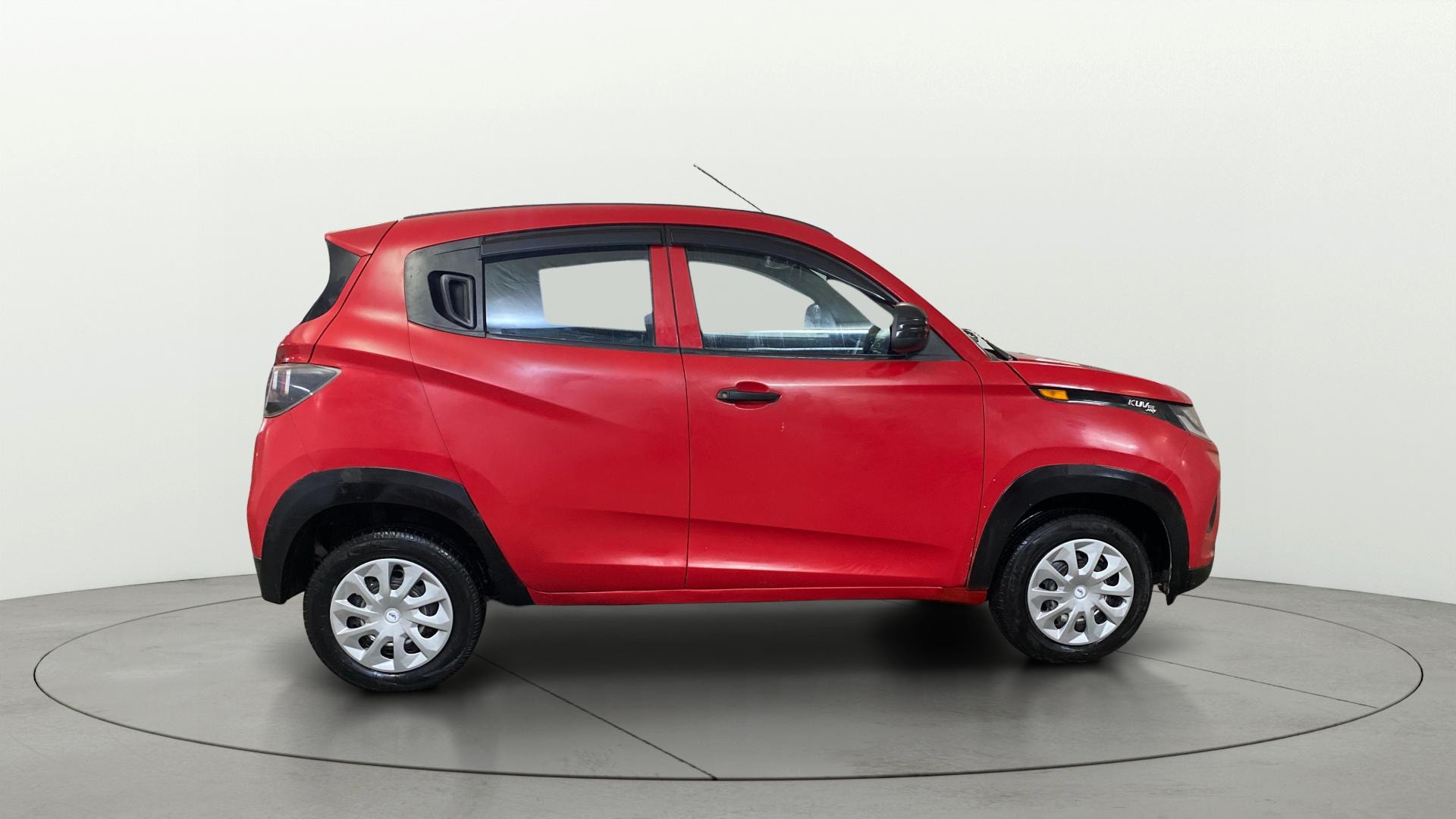 View 2019 Mahindra KUV100 K2 Petrol BS IV Image 8 Used 2019 Mahindra KUV100 K2 Petrol BS IV Image 8