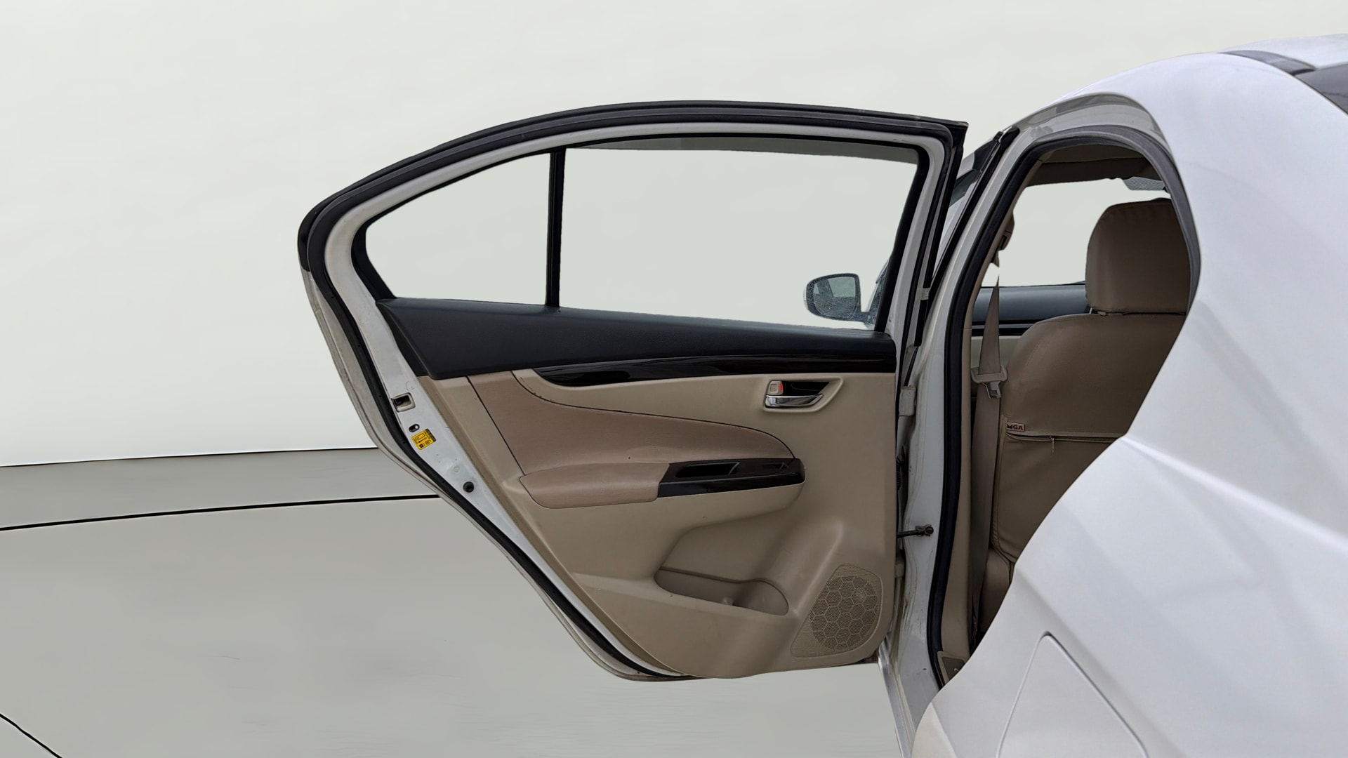 View 2015 Maruti Suzuki 1000 Base Variant Image 22 Used 2015 Maruti Suzuki 1000 Base Variant Image 22