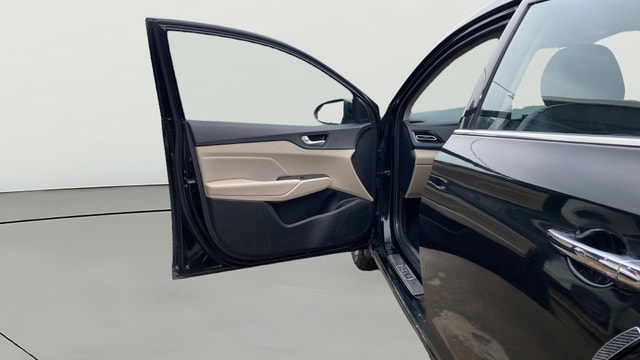 View Hyundai Verna Image 38 Used Hyundai Verna Image 38