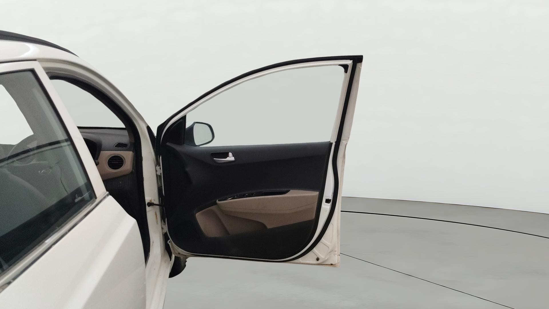 View 2019 Hyundai Grand i10 1.2 Sportz AT Petrol Image 44 Used 2019 Hyundai Grand i10 1.2 Sportz AT Petrol Image 44