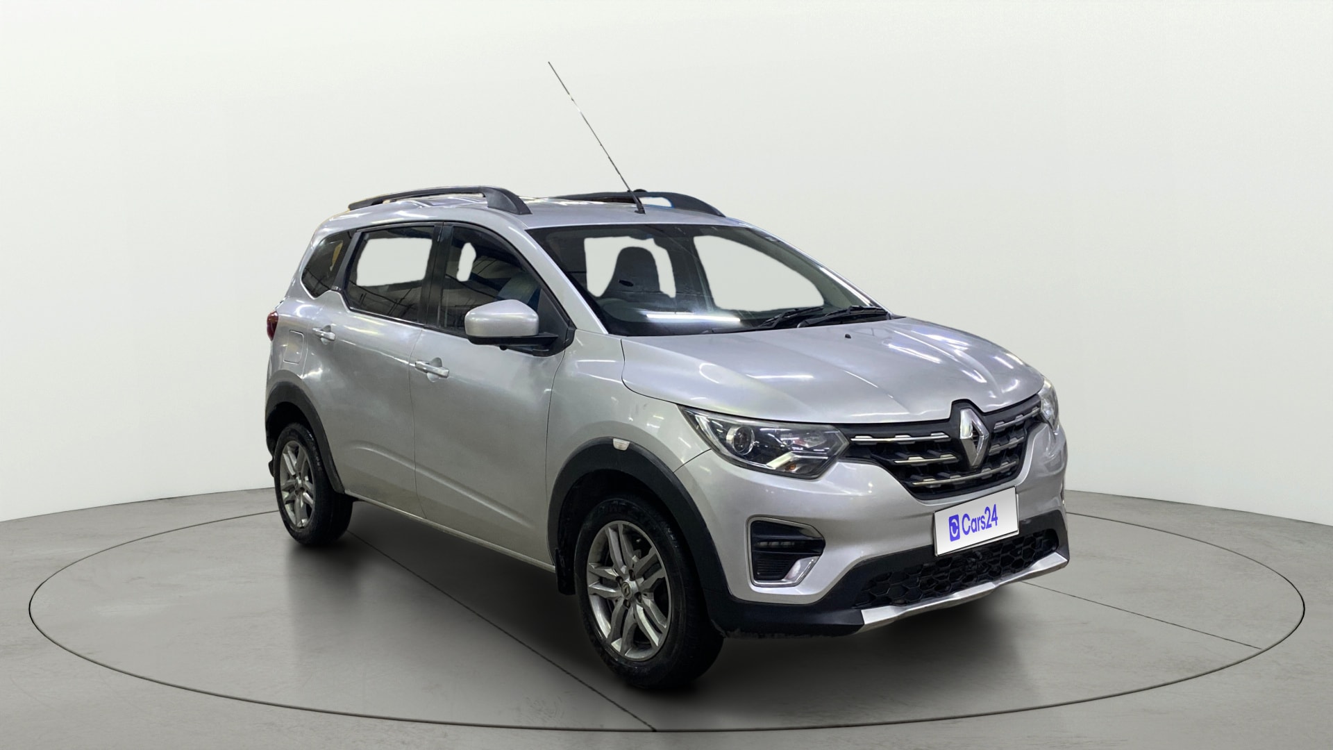View 2020 Renault Triber RXZ AMT Image 23 Used 2020 Renault Triber RXZ AMT Image 23