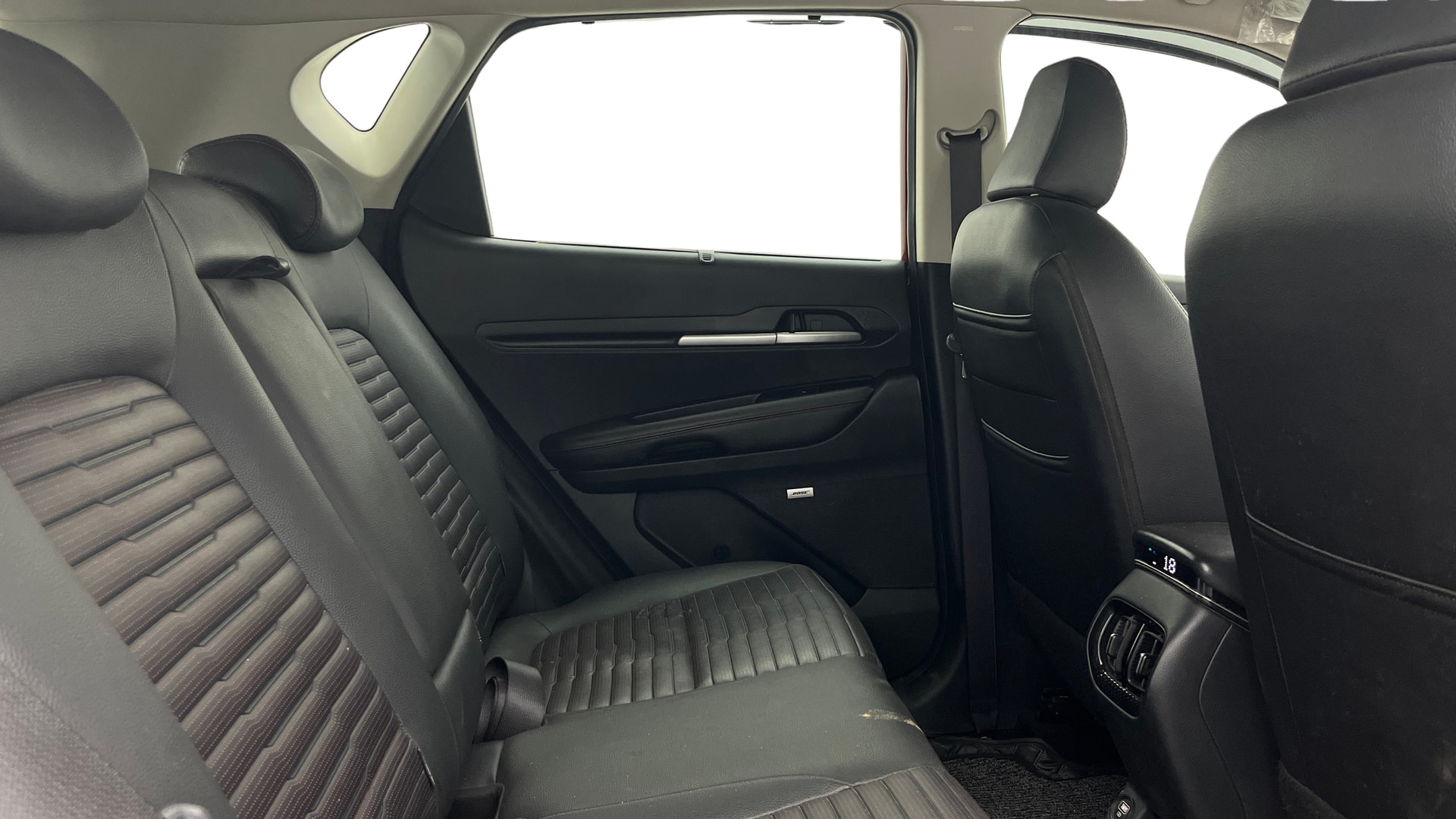 View 2021 Kia Sonet GTX Plus Diesel Image 37 Used 2021 Kia Sonet GTX Plus Diesel Image 37
