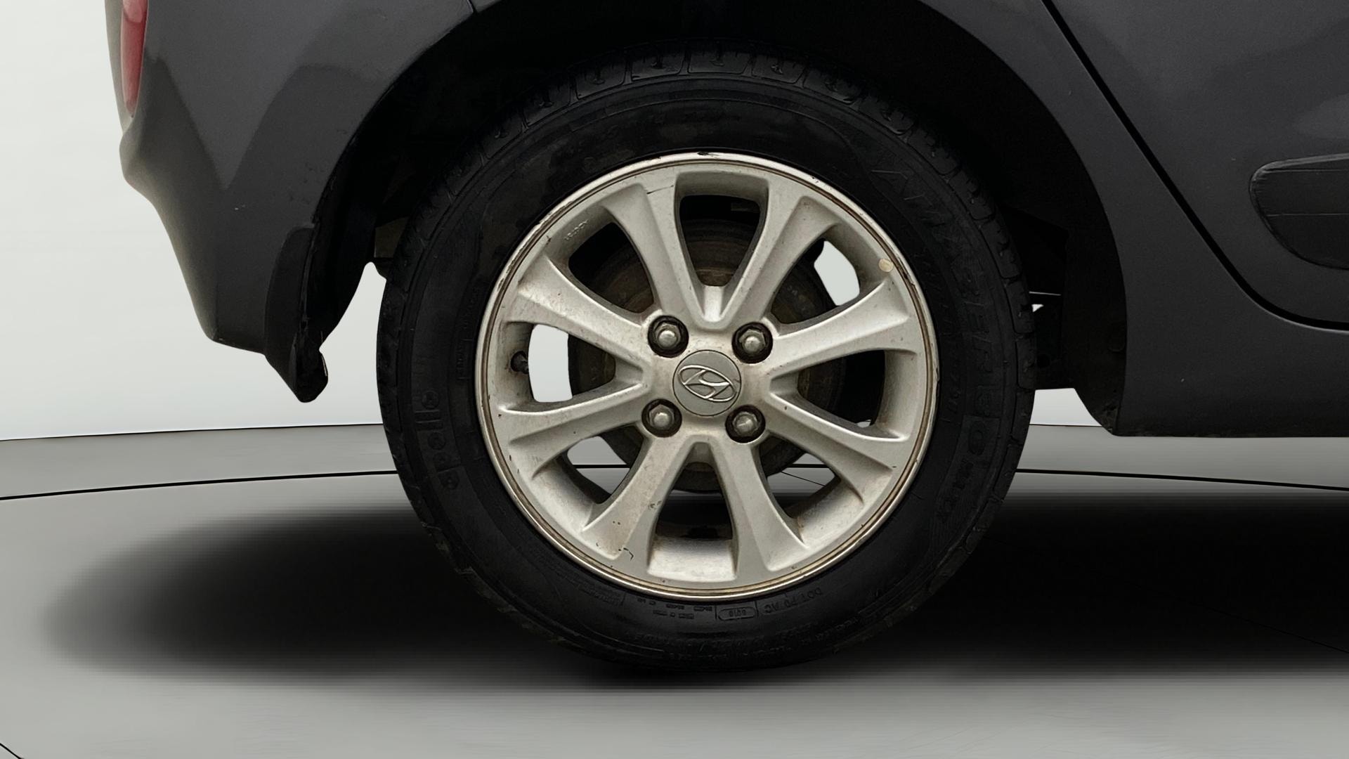 View 2015 Hyundai Grand i10 Asta AT 1.2 Kappa VTVT Image 24 Used 2015 Hyundai Grand i10 Asta AT 1.2 Kappa VTVT Image 24