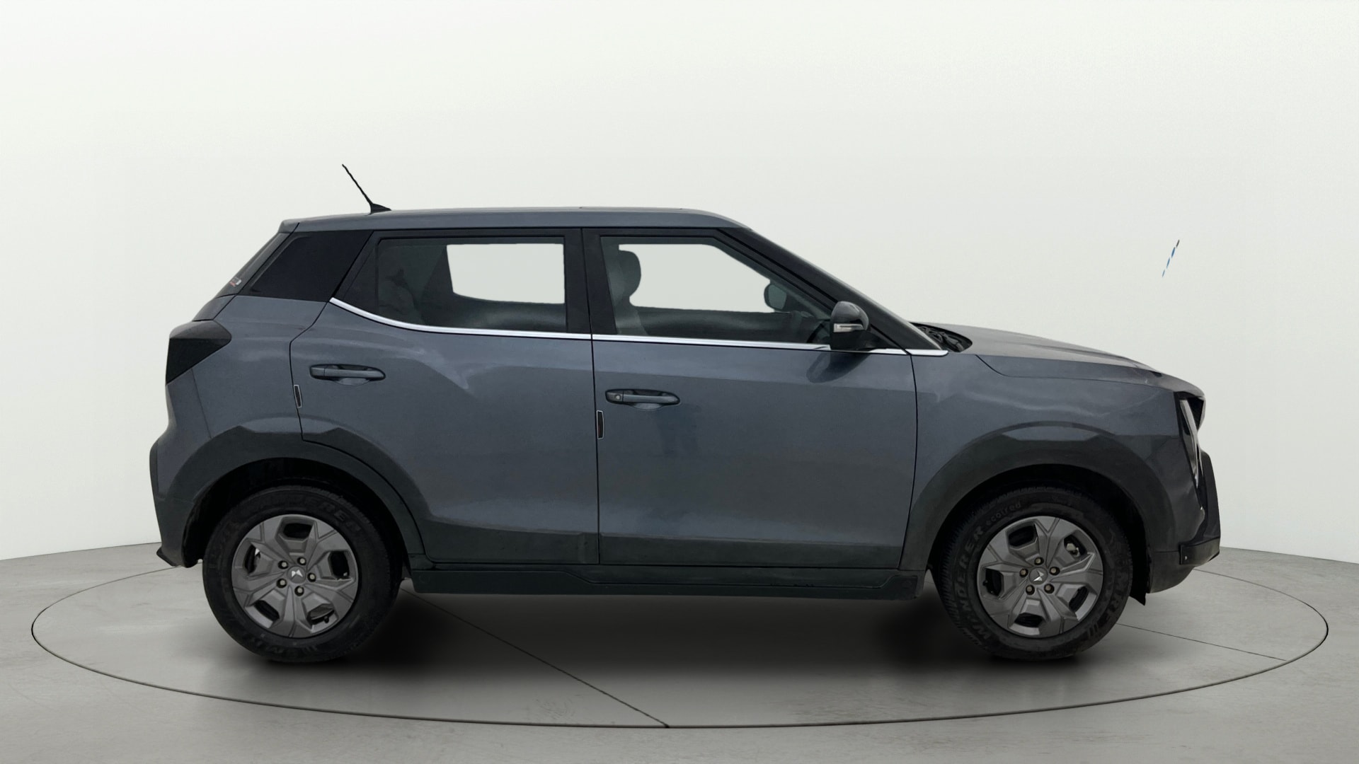 View 2024 Mahindra XUV 3XO MX3 Pro 1.5 Turbo Diesel Image 9 Used 2024 Mahindra XUV 3XO MX3 Pro 1.5 Turbo Diesel Image 9