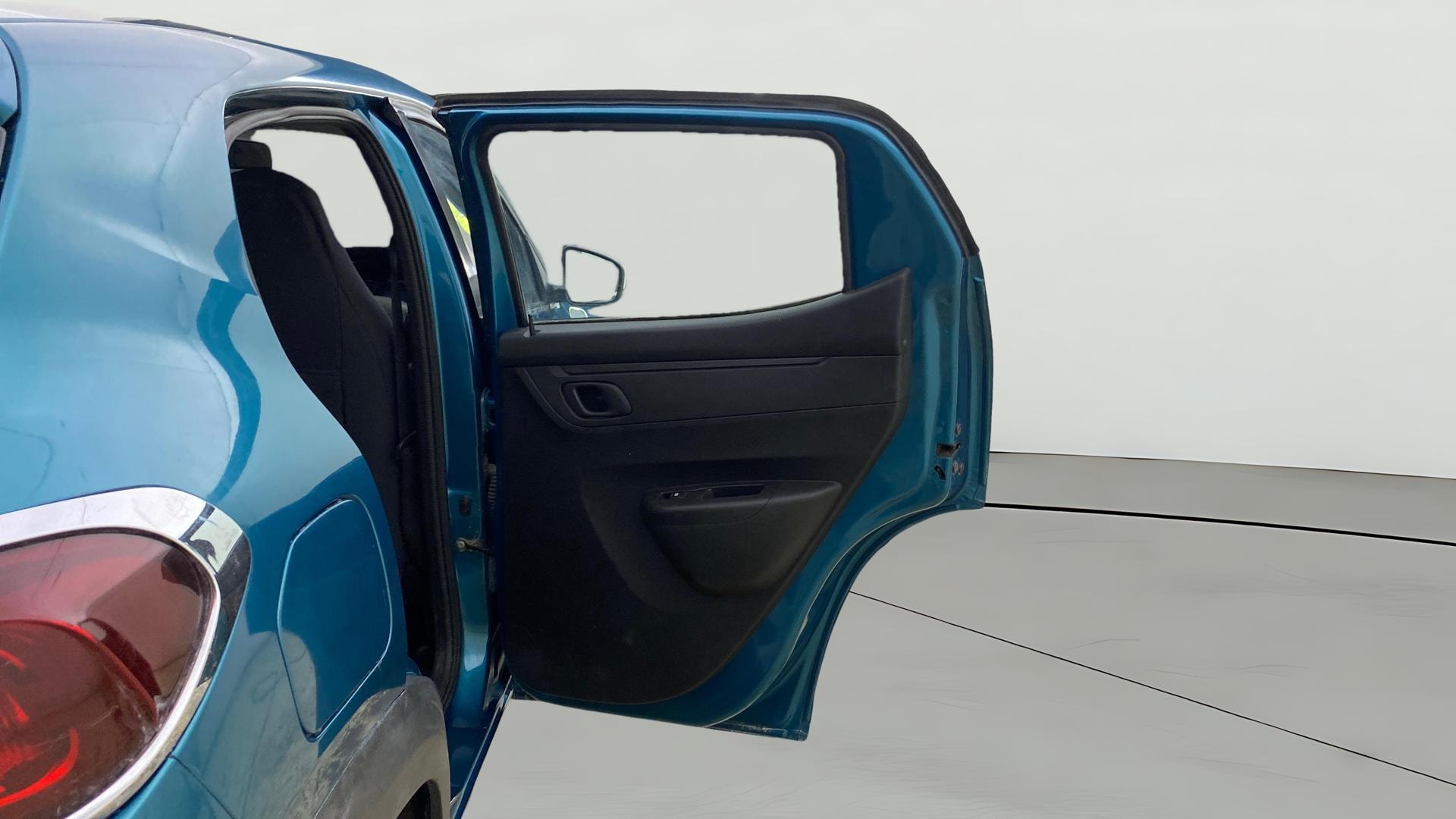 View 2023 Renault Kwid RXT 1.0 Image 7 Used 2023 Renault Kwid RXT 1.0 Image 7