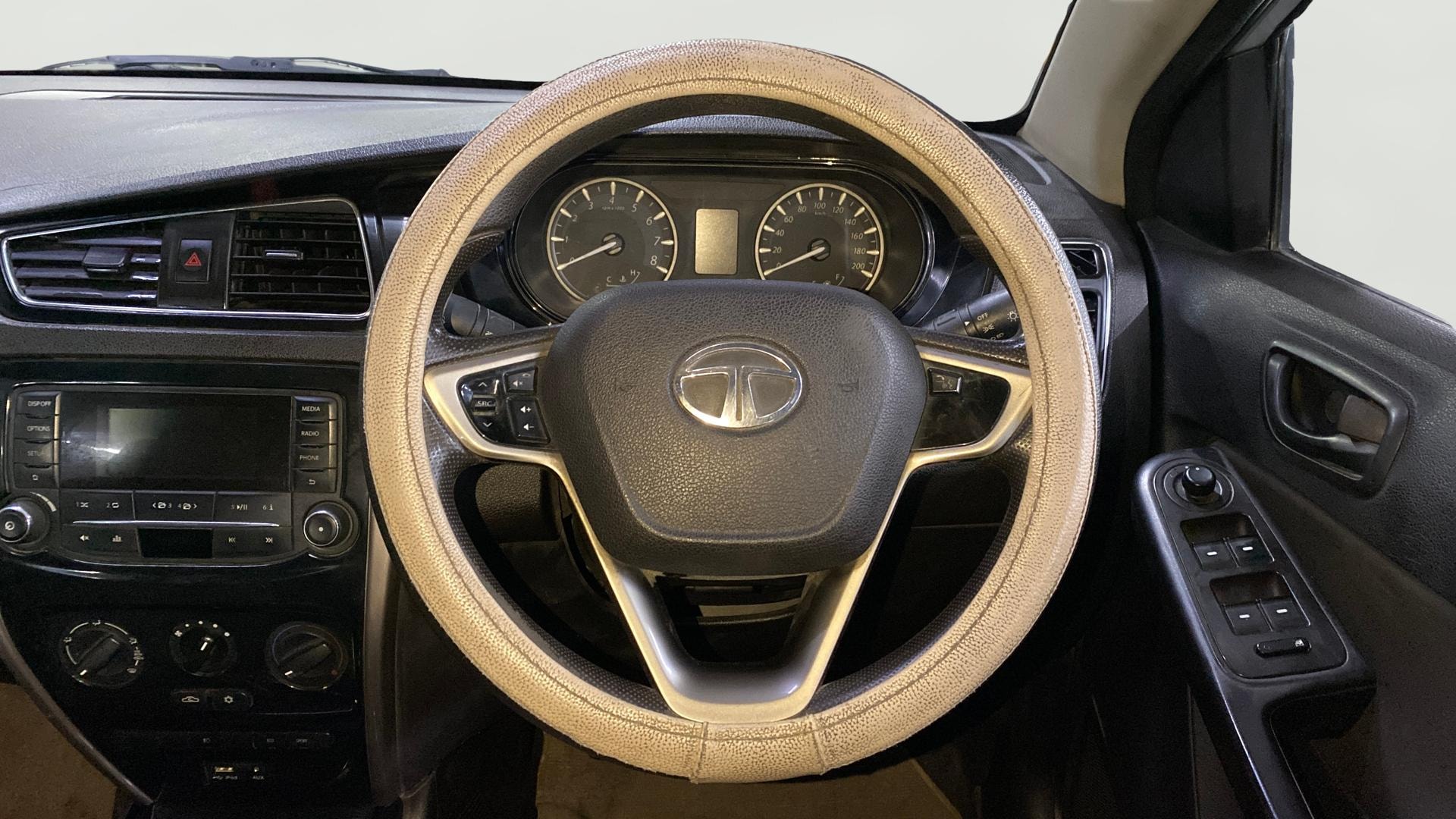 View 2016 Tata Bolt XE Quadrajet 75PS Diesel Image 12 Used 2016 Tata Bolt XE Quadrajet 75PS Diesel Image 12