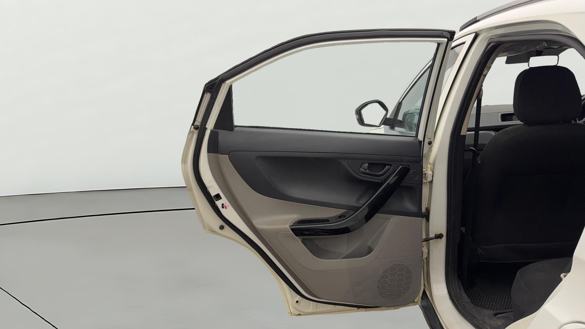 View 2019 Tata Nexon Revotron XM Image 22 Used 2019 Tata Nexon Revotron XM Image 22