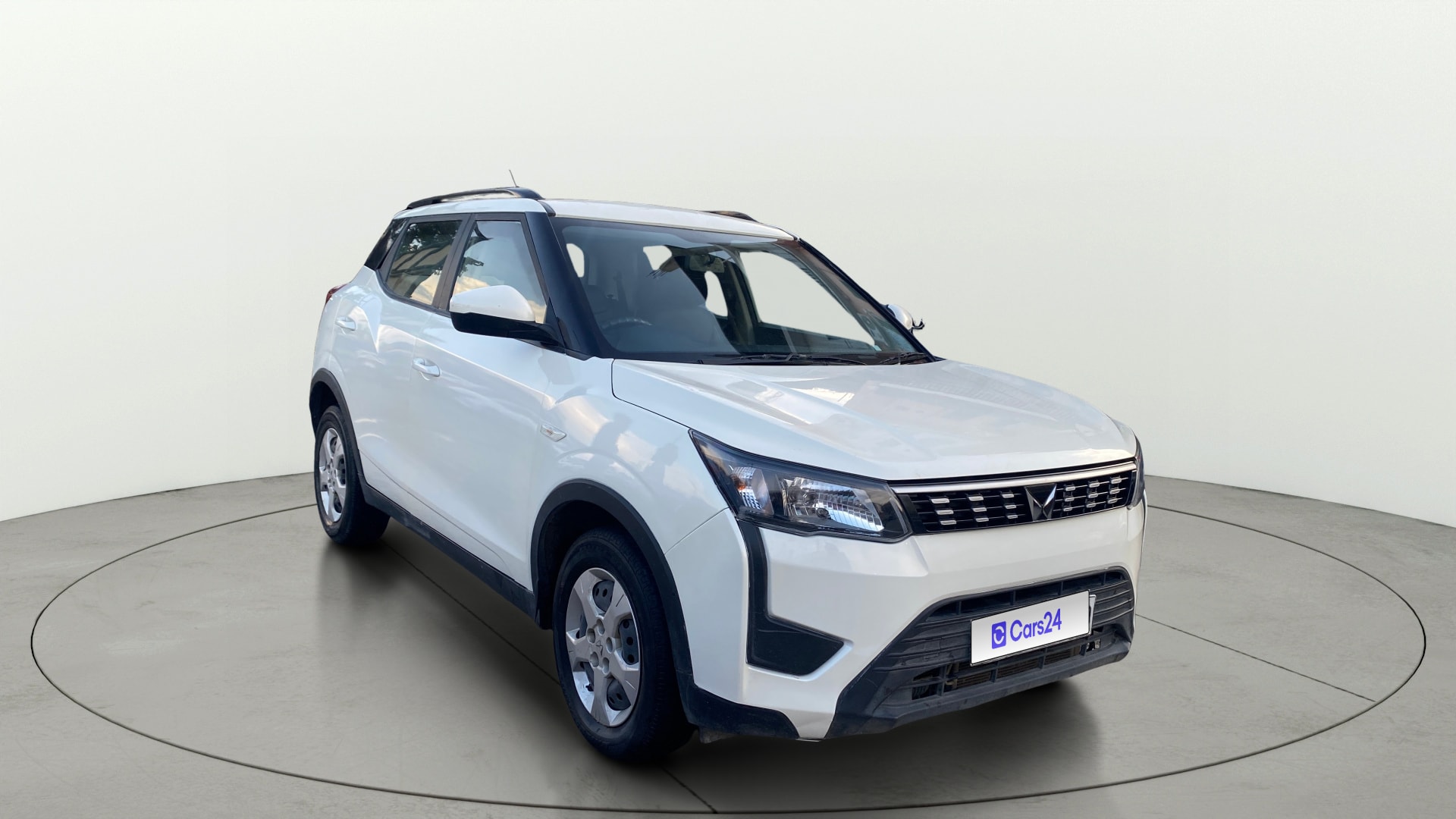 View 2023 Mahindra XUV300 W4 Petrol BS IV Image 21 Used 2023 Mahindra XUV300 W4 Petrol BS IV Image 21