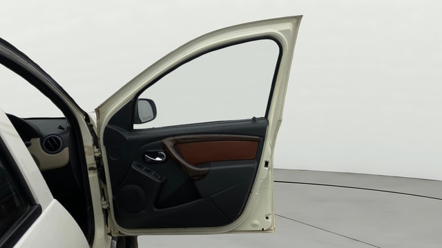 View Renault Duster Image 45 Used Renault Duster Image 45