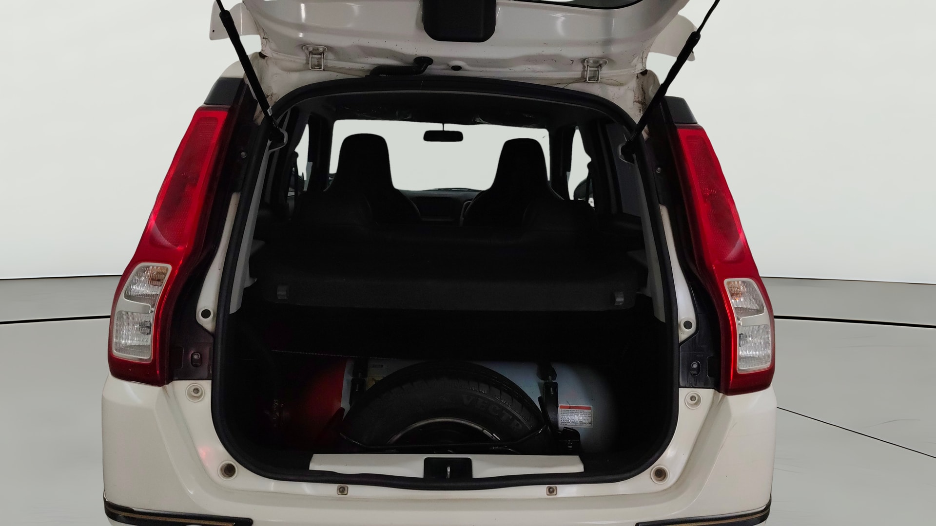 View 2019 Maruti Suzuki 1000 Base Variant Image 37 Used 2019 Maruti Suzuki 1000 Base Variant Image 37