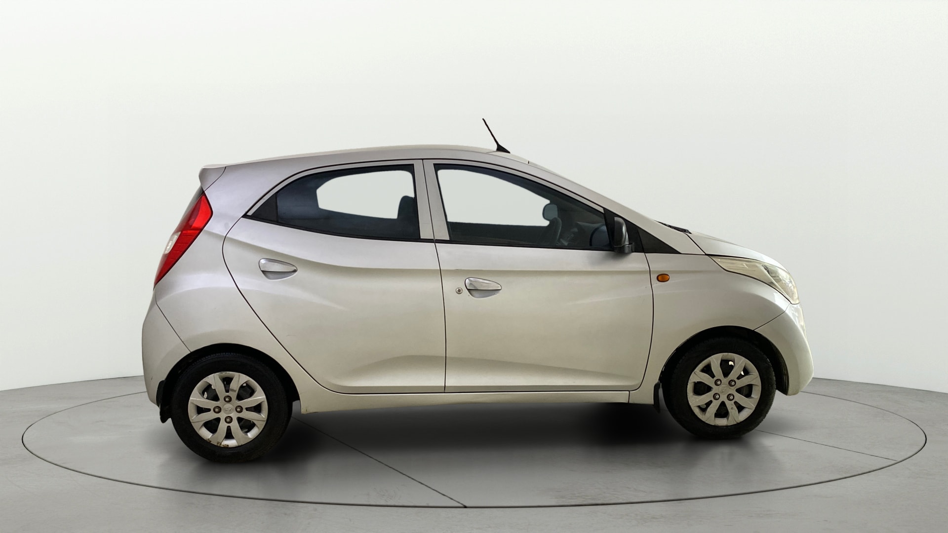 View 2014 Hyundai EON Magna Plus Image 8 Used 2014 Hyundai EON Magna Plus Image 8