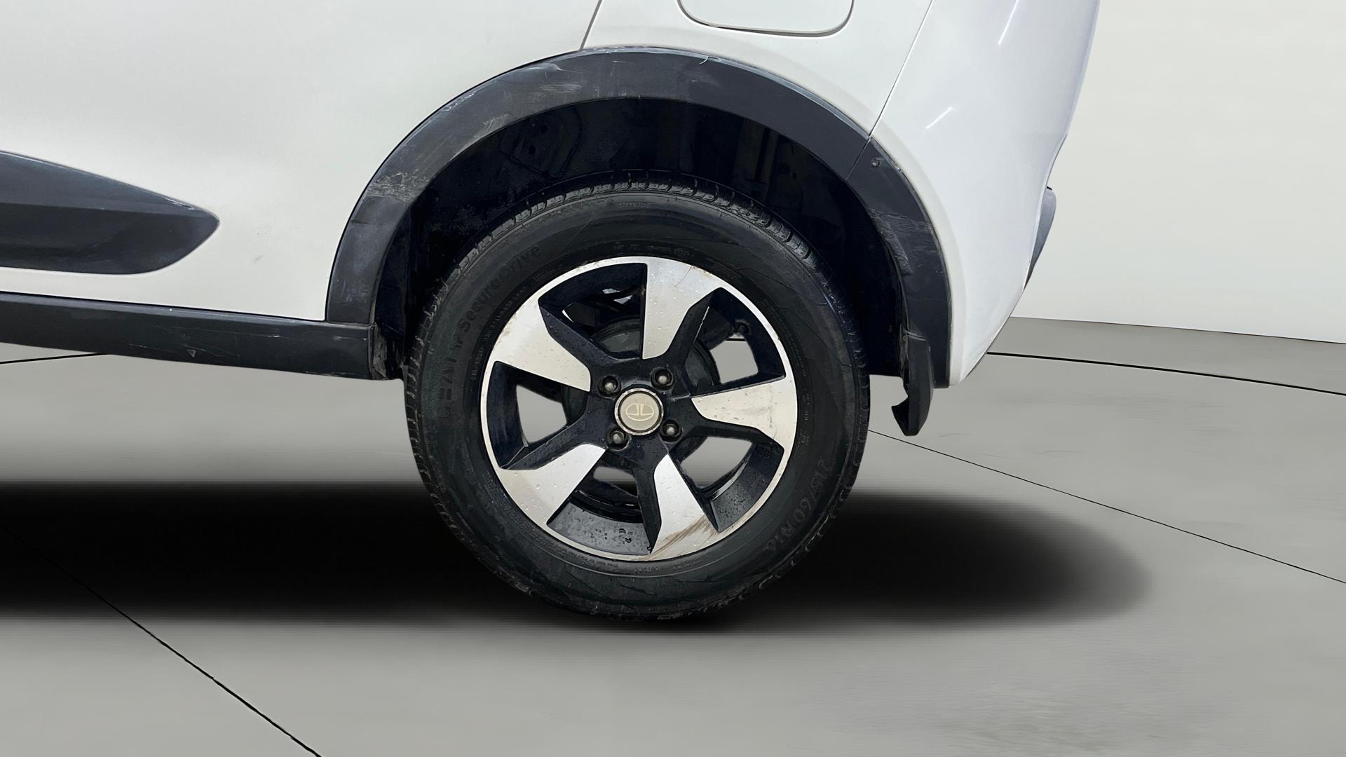 View 2018 Tata Nexon Revotron XE Image 11 Used 2018 Tata Nexon Revotron XE Image 11