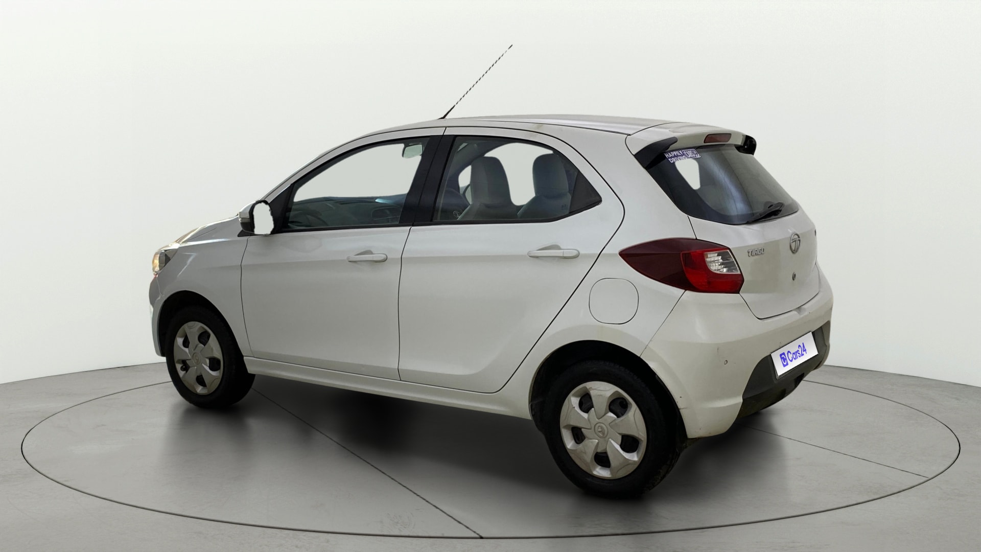 View 2016 Tata Tiago Revotorq XB Image 2 Used 2016 Tata Tiago Revotorq XB Image 2