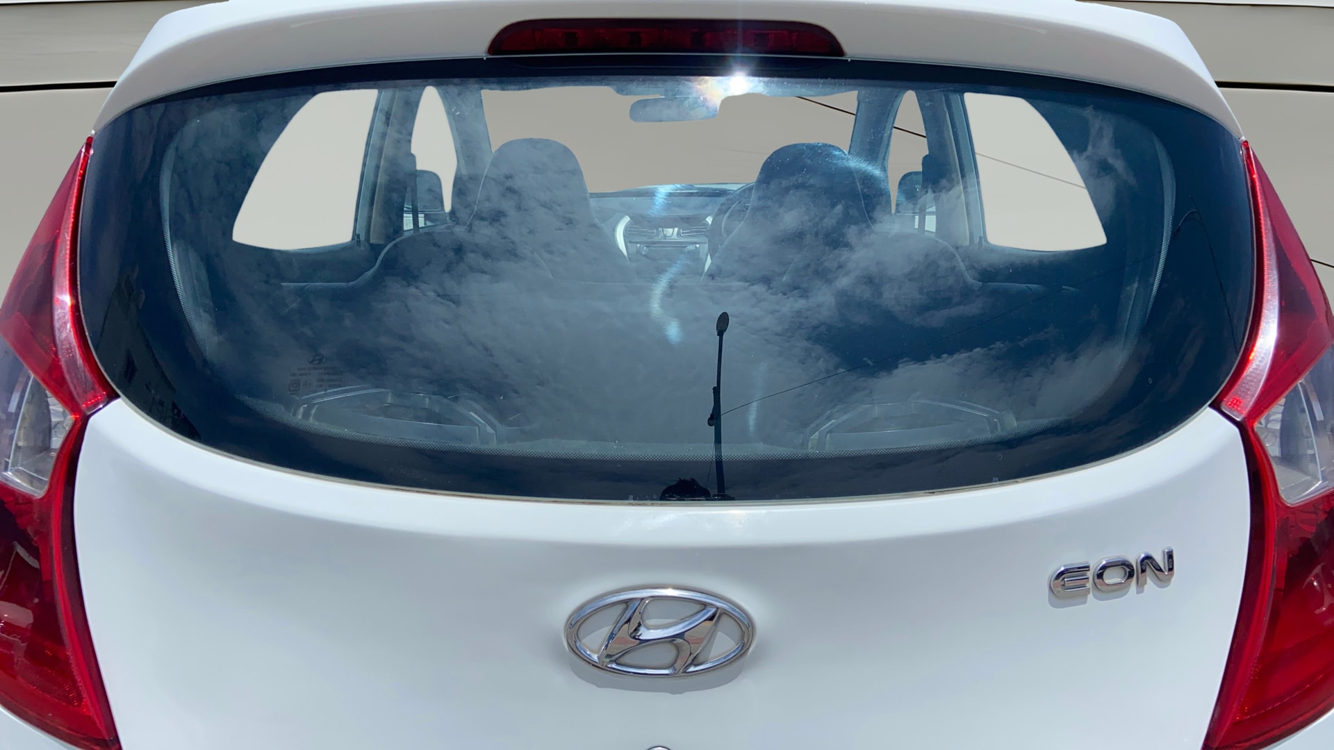 View 2018 Hyundai EON Era Plus Image 4 Used 2018 Hyundai EON Era Plus Image 4