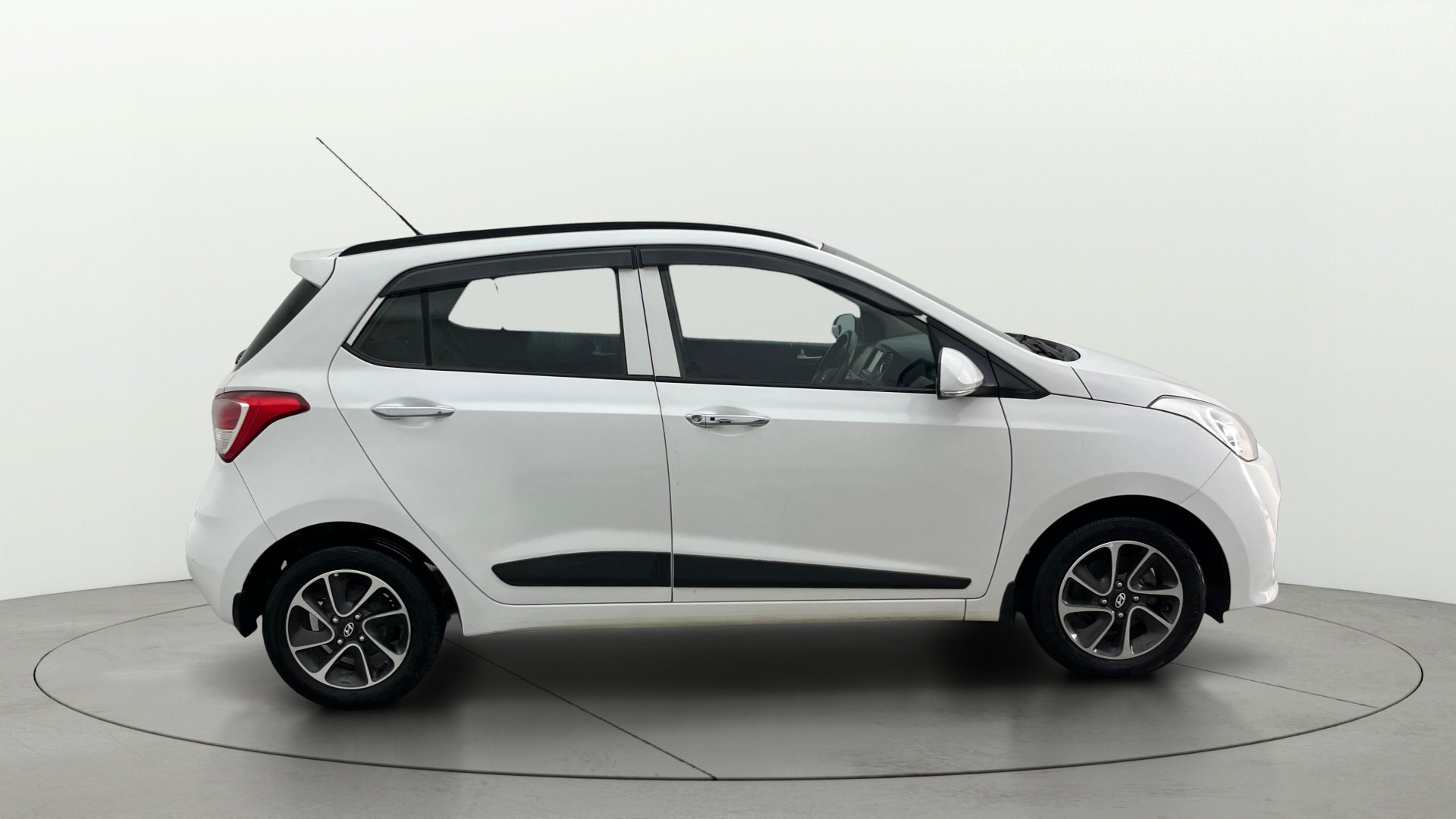 View 2018 Hyundai Grand i10 1.2 Asta Petrol Image 9 Used 2018 Hyundai Grand i10 1.2 Asta Petrol Image 9