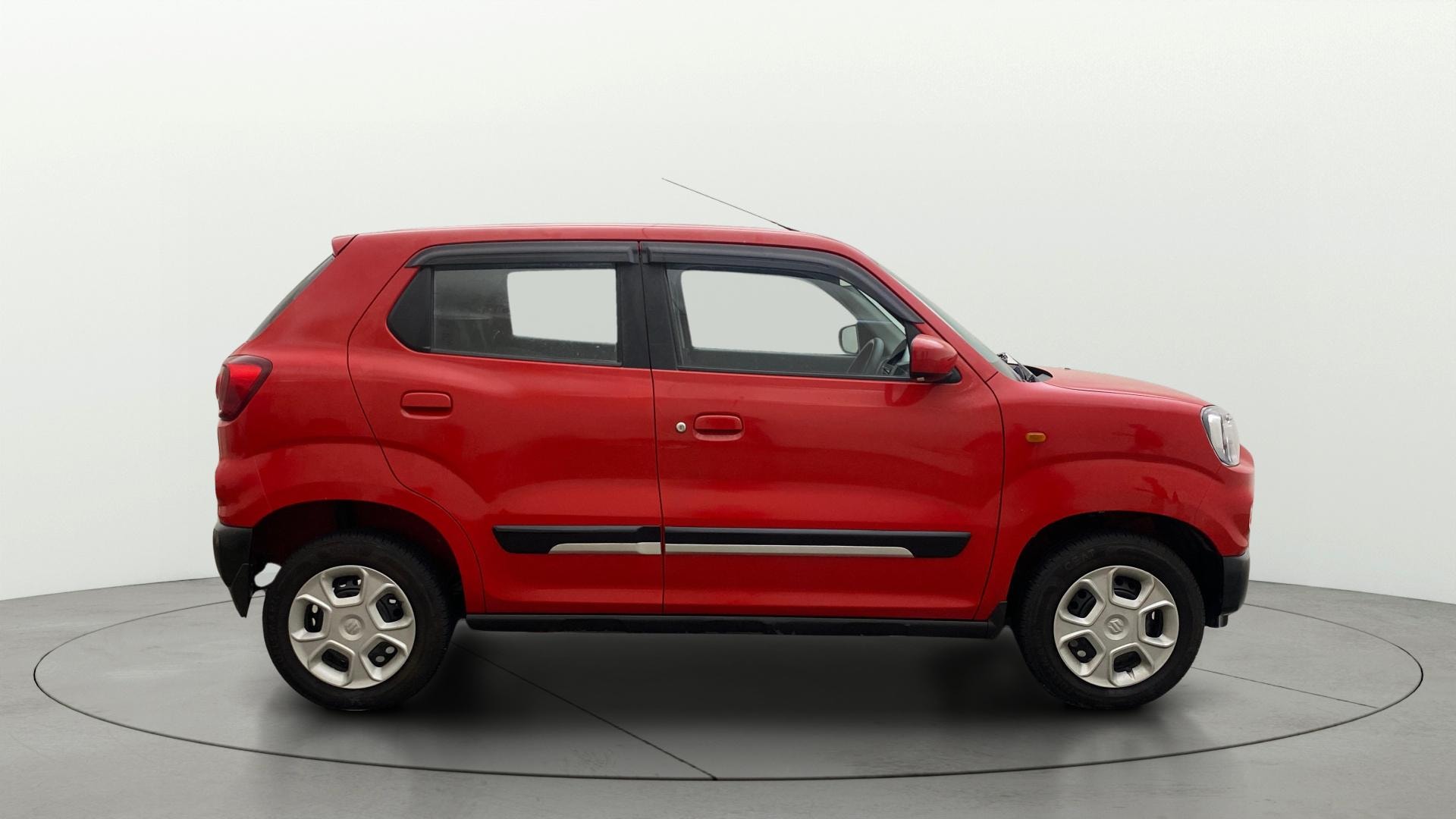 View 2025 Maruti Suzuki 1000 Base Variant Image 8 Used 2025 Maruti Suzuki 1000 Base Variant Image 8