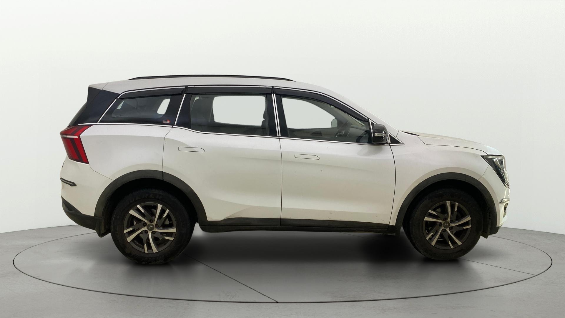 Used 2022 Mahindra XUV700 Used 2022 Mahindra XUV700