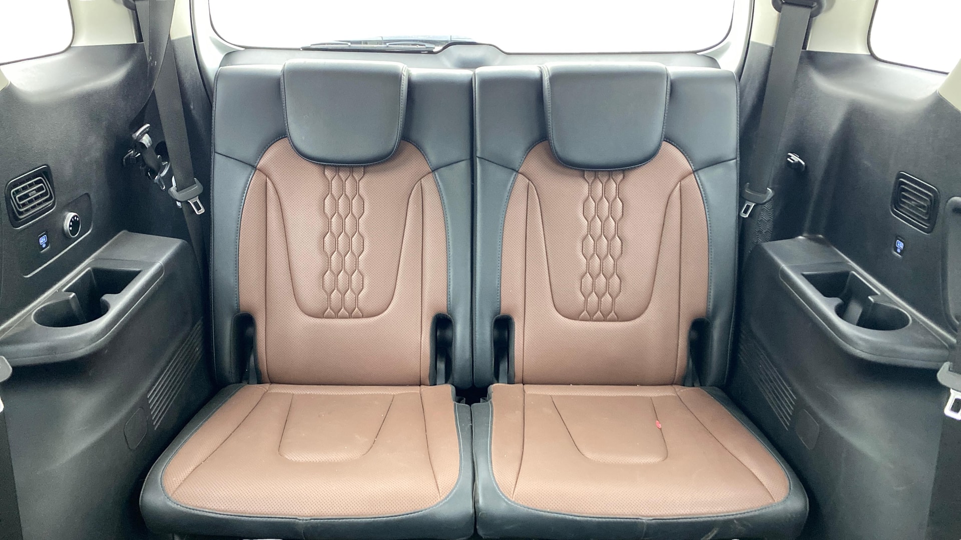 View 2023 Hyundai Alcazar Prestige 6 Seater MT Petrol Image 10 Used 2023 Hyundai Alcazar Prestige 6 Seater MT Petrol Image 10