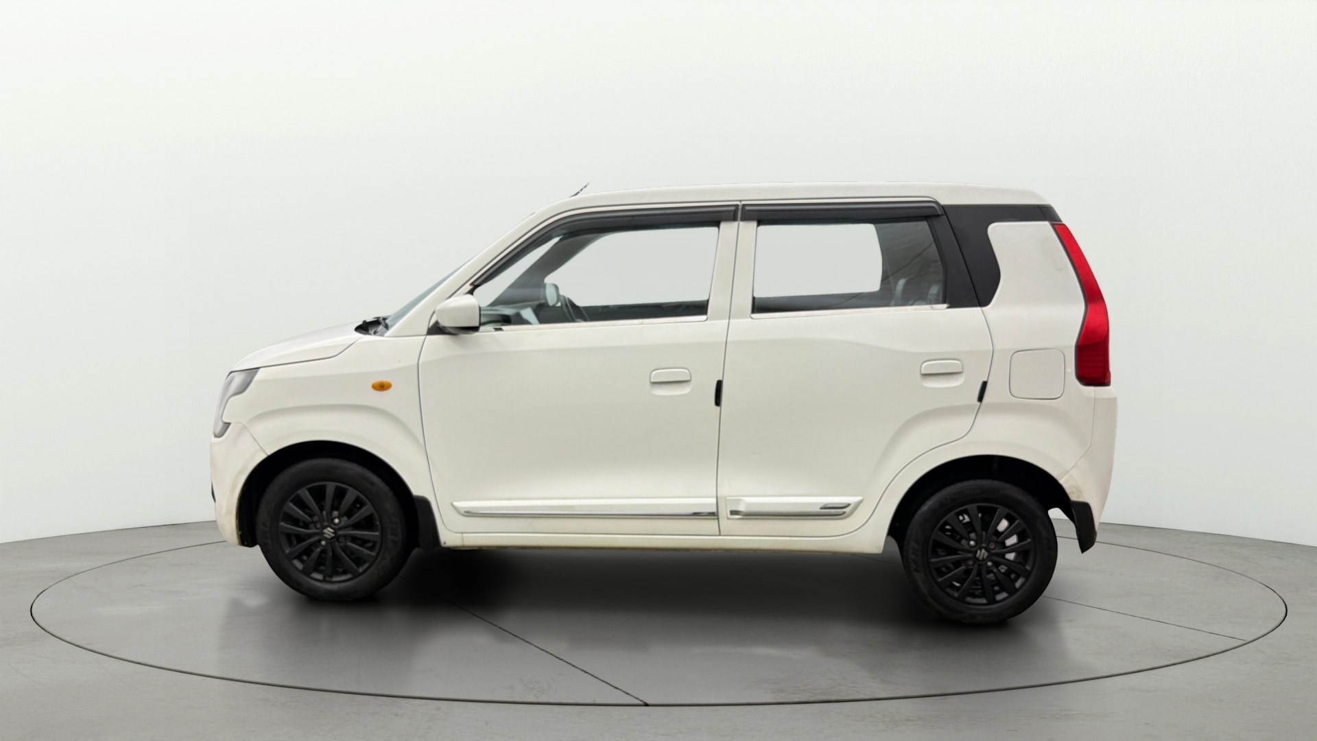 View 2022 Maruti Suzuki 1000 Base Variant Image 25 Used 2022 Maruti Suzuki 1000 Base Variant Image 25