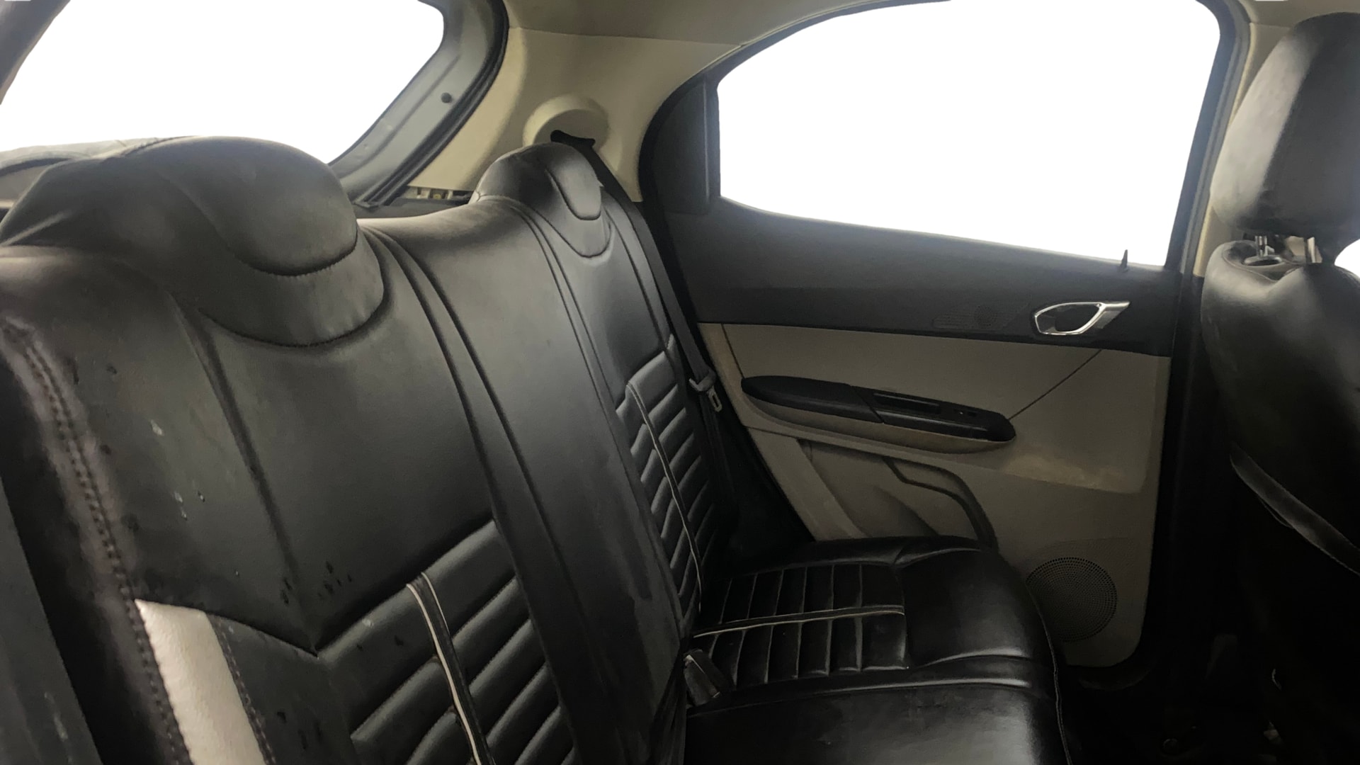 View 2016 Tata Tiago Revotorq XB Image 28 Used 2016 Tata Tiago Revotorq XB Image 28